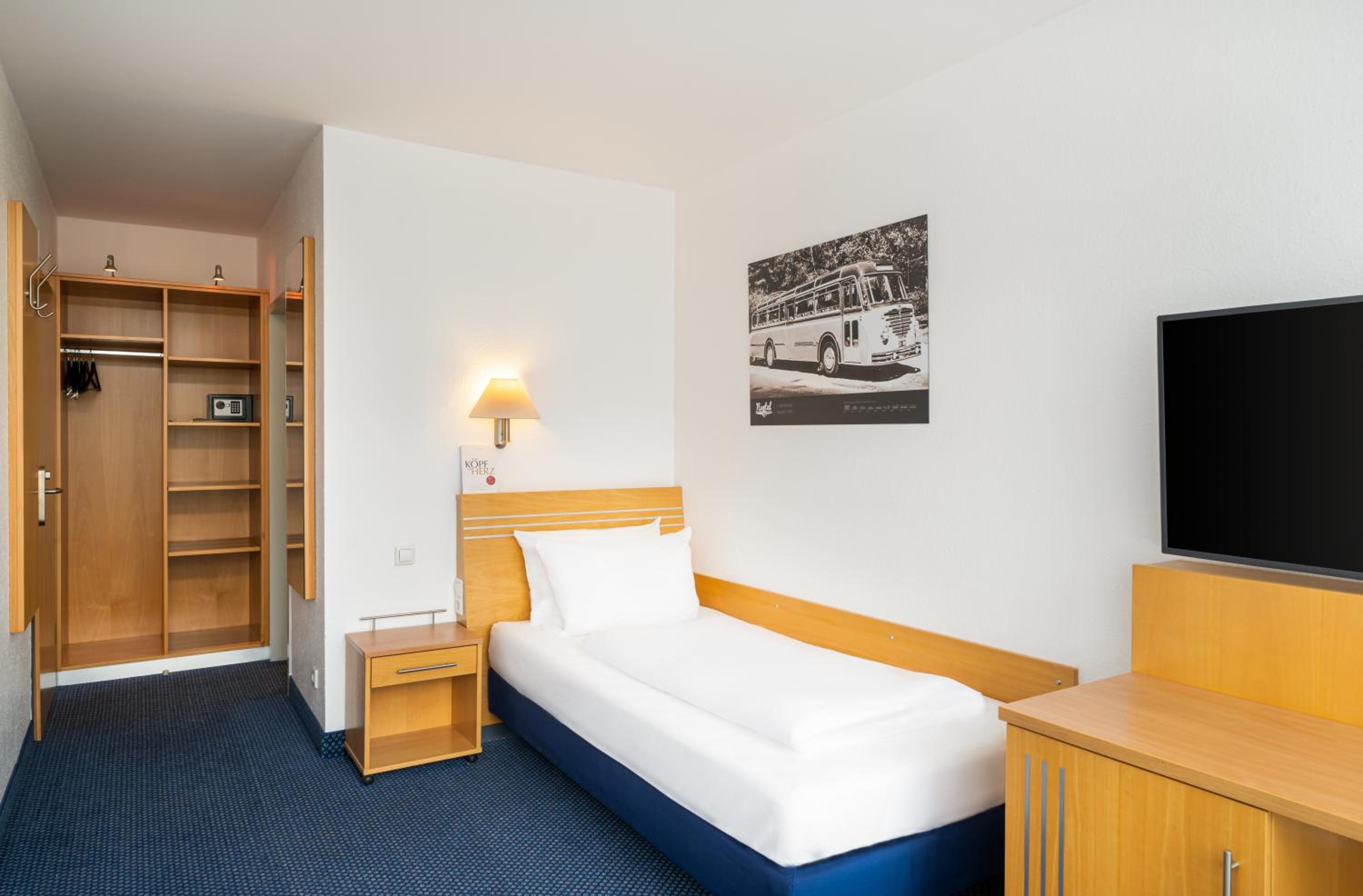 Standard Double Room - Photo 6