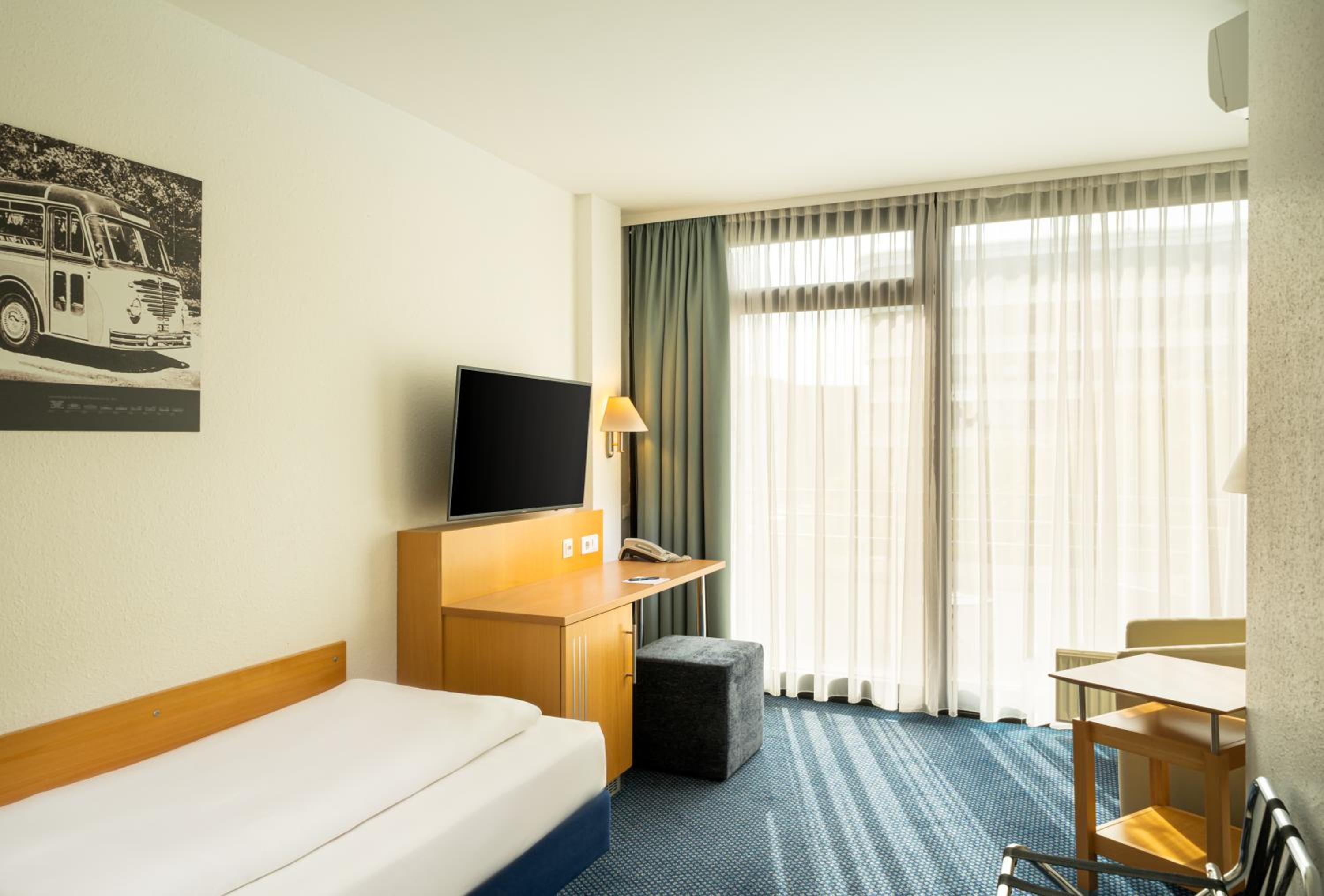 Standard Single Room - Photo 4