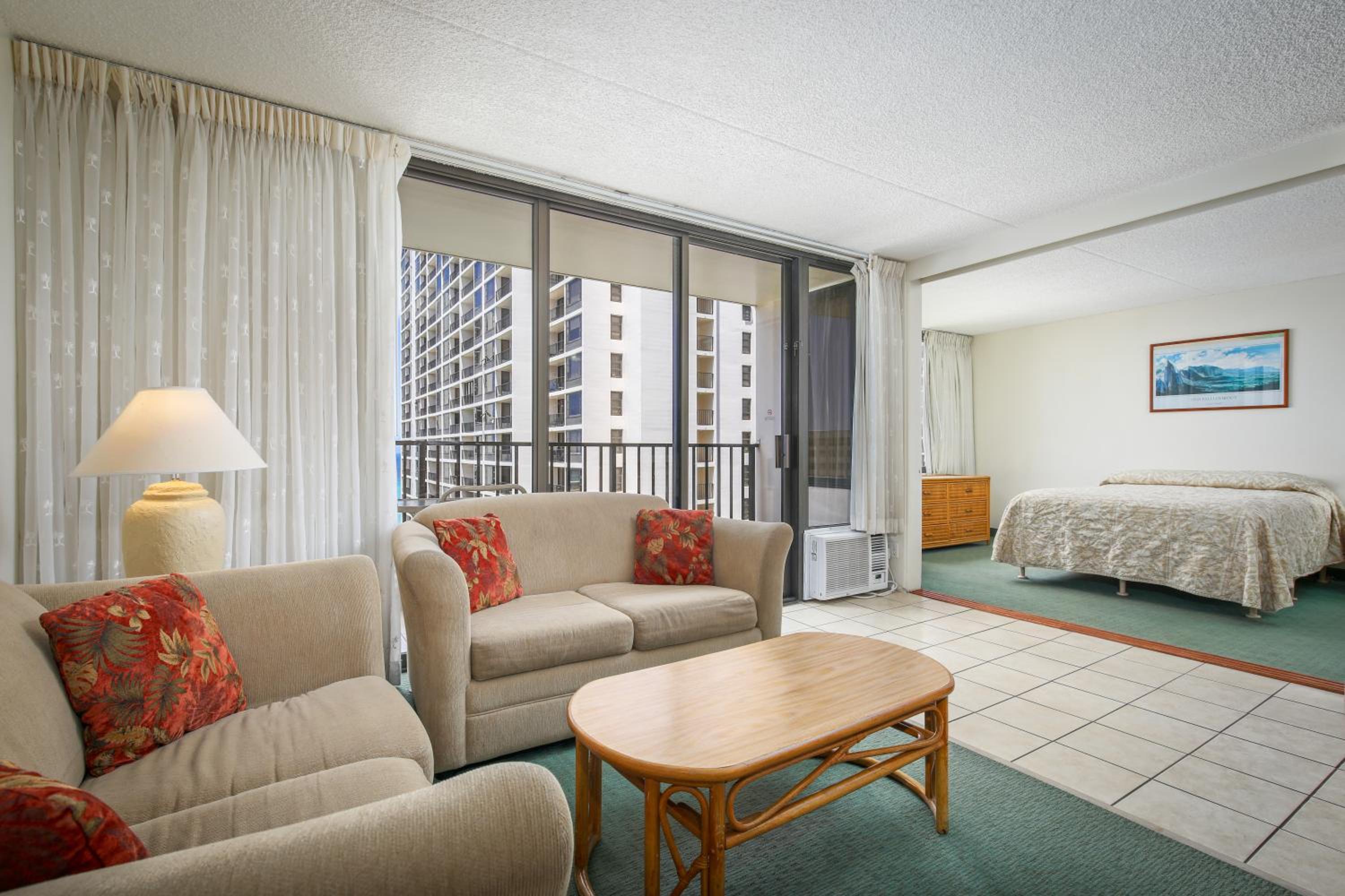 One-Bedroom Suite with City View - Photo 12