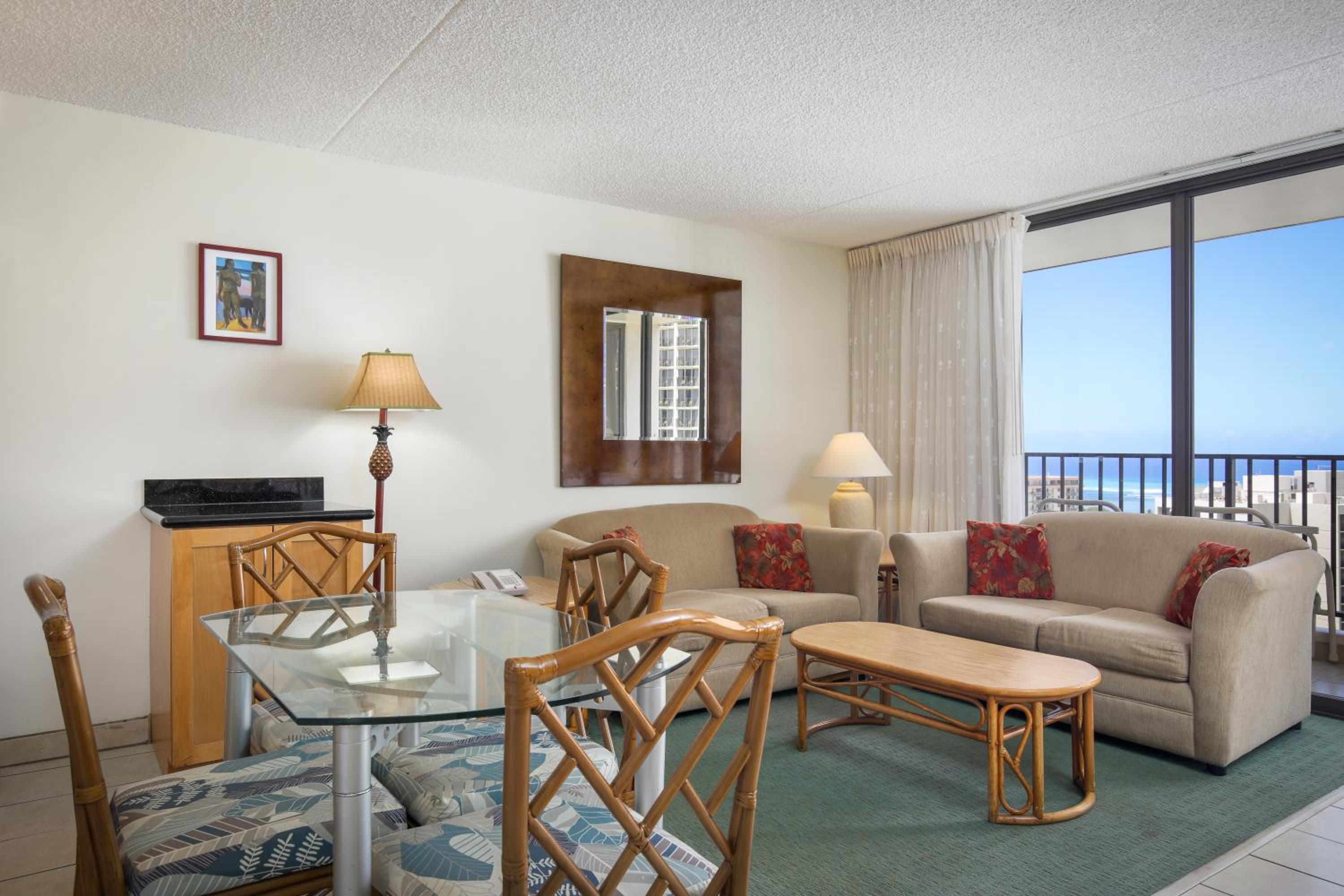 One-Bedroom Suite with City View - Photo 3