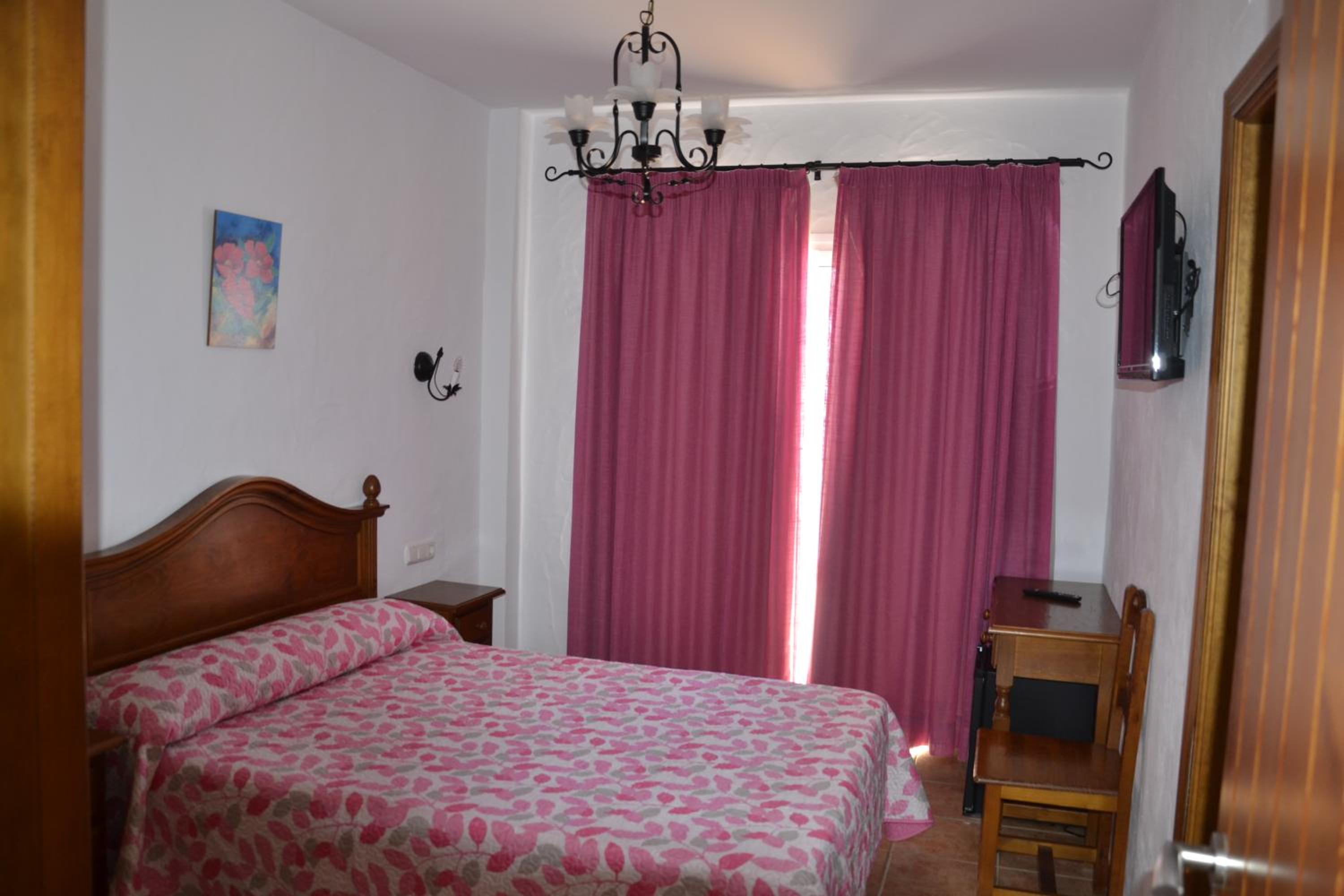 Standard Double Room - Photo 1