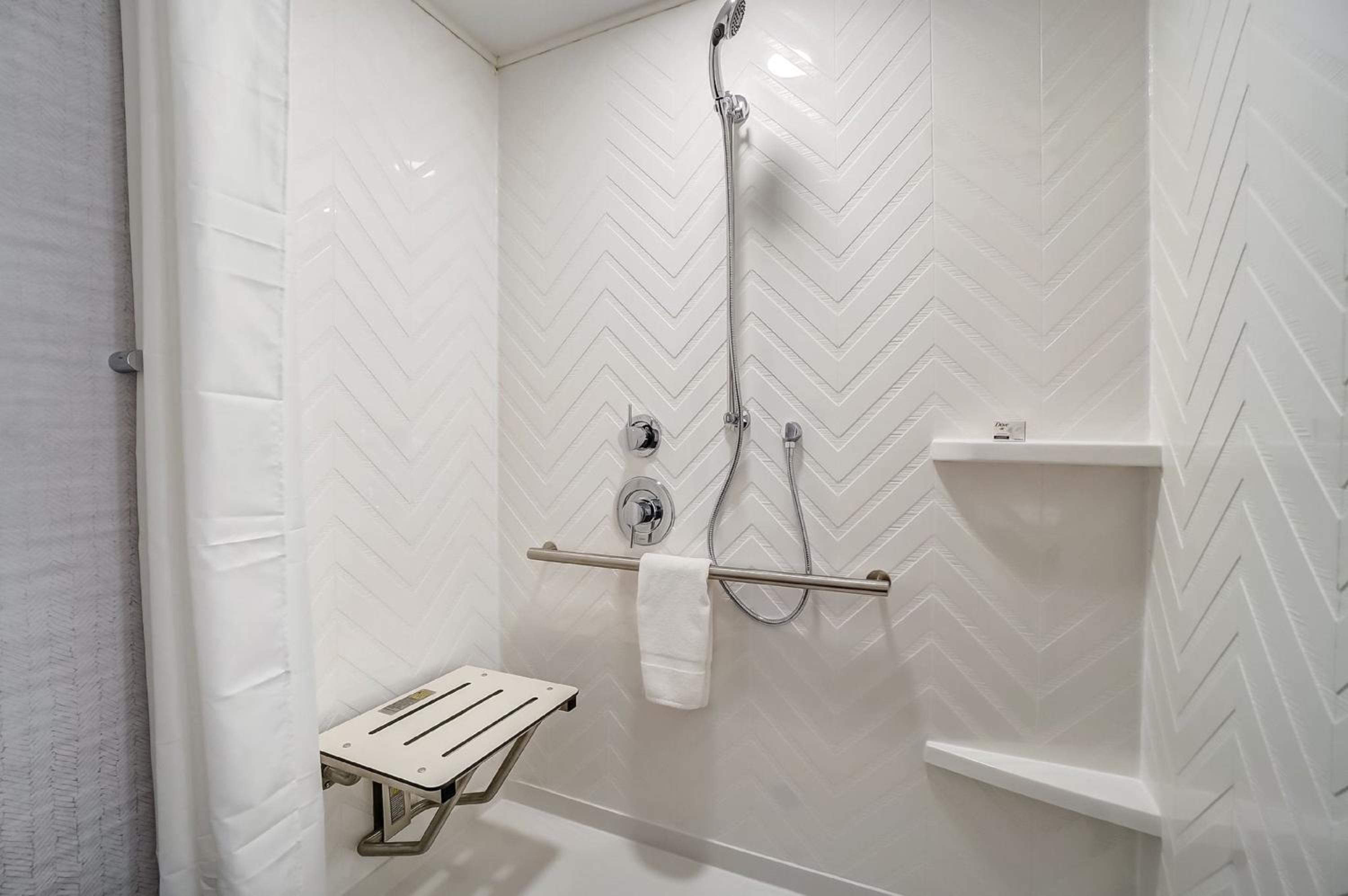 Standard King Room with Mobility Accessible Roll-In Shower - Photo 3