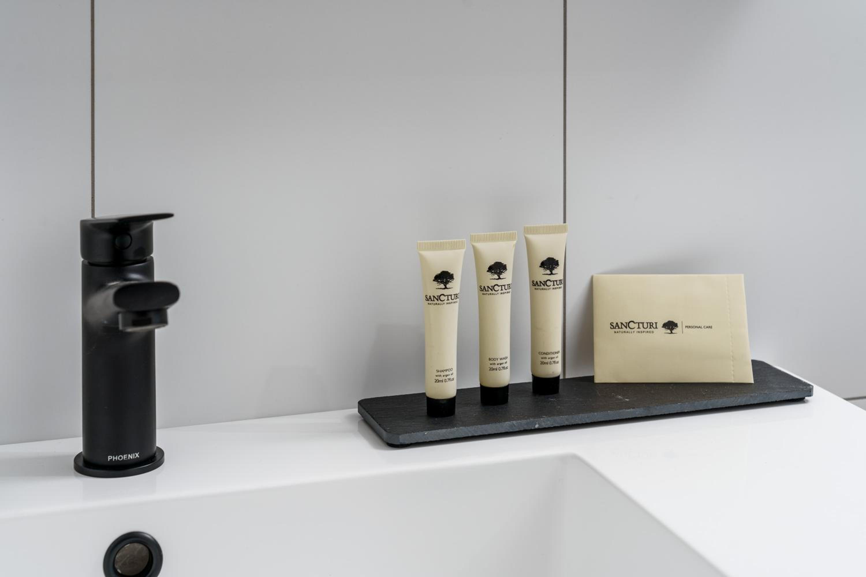 Standard Studio - Photo 6