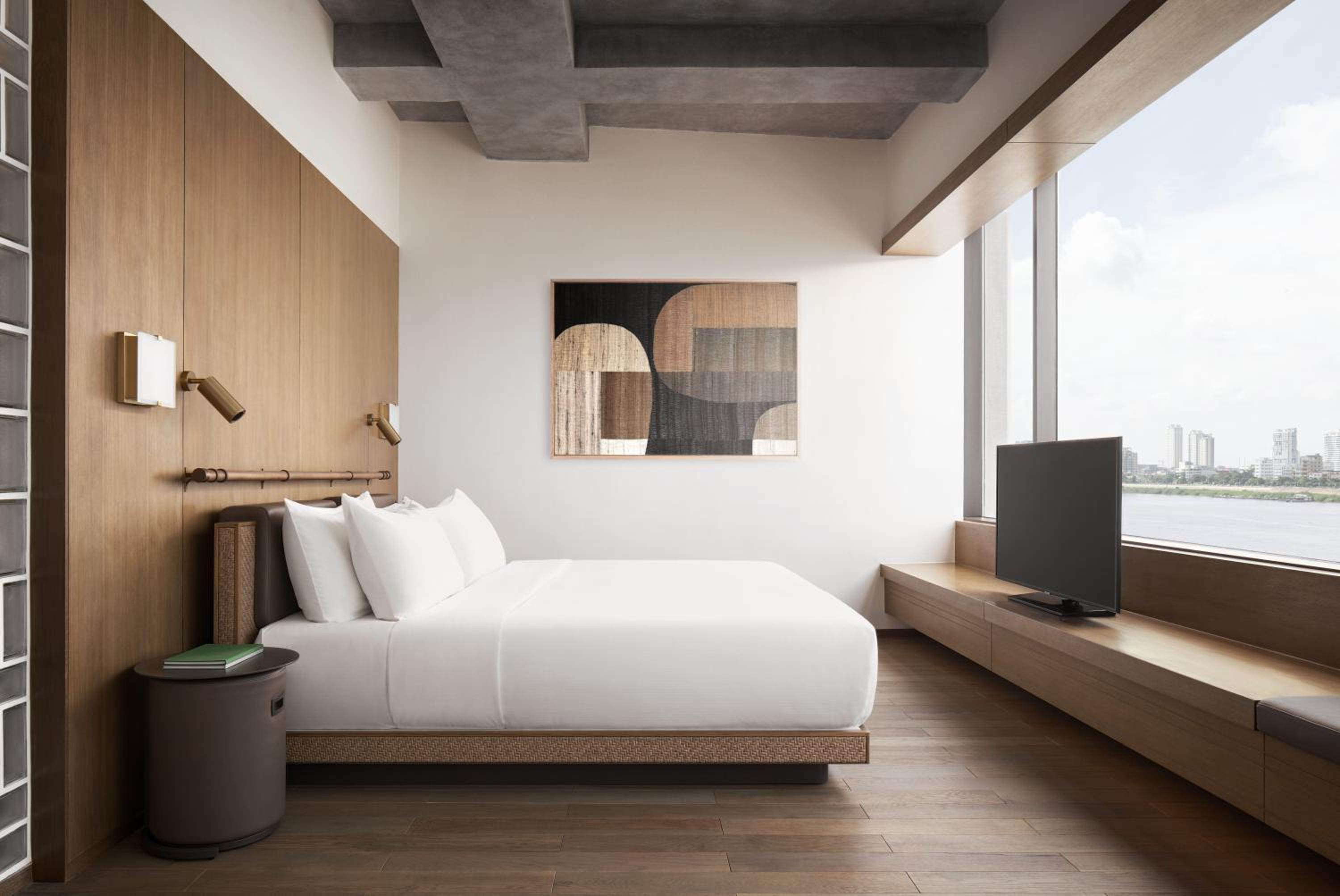 Executive King Bed - Photo 1