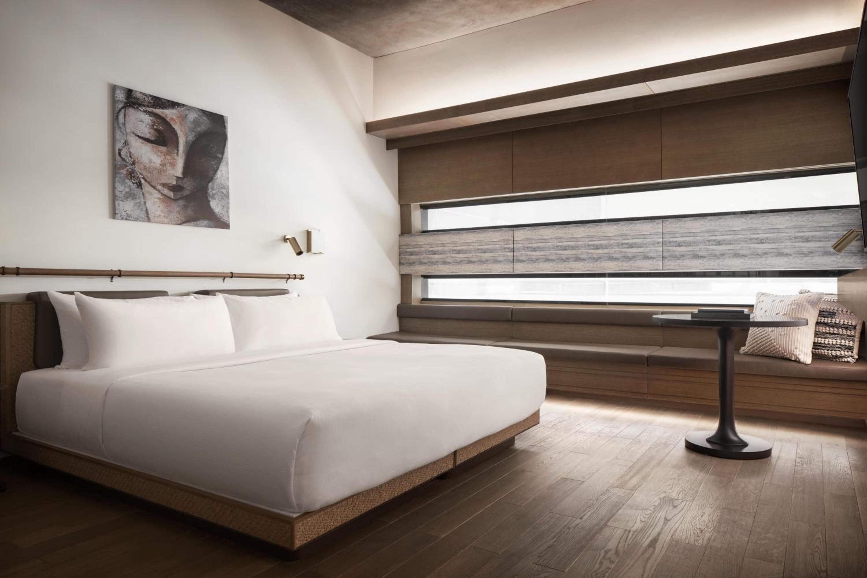 KVL Suite King Bed - Photo 1