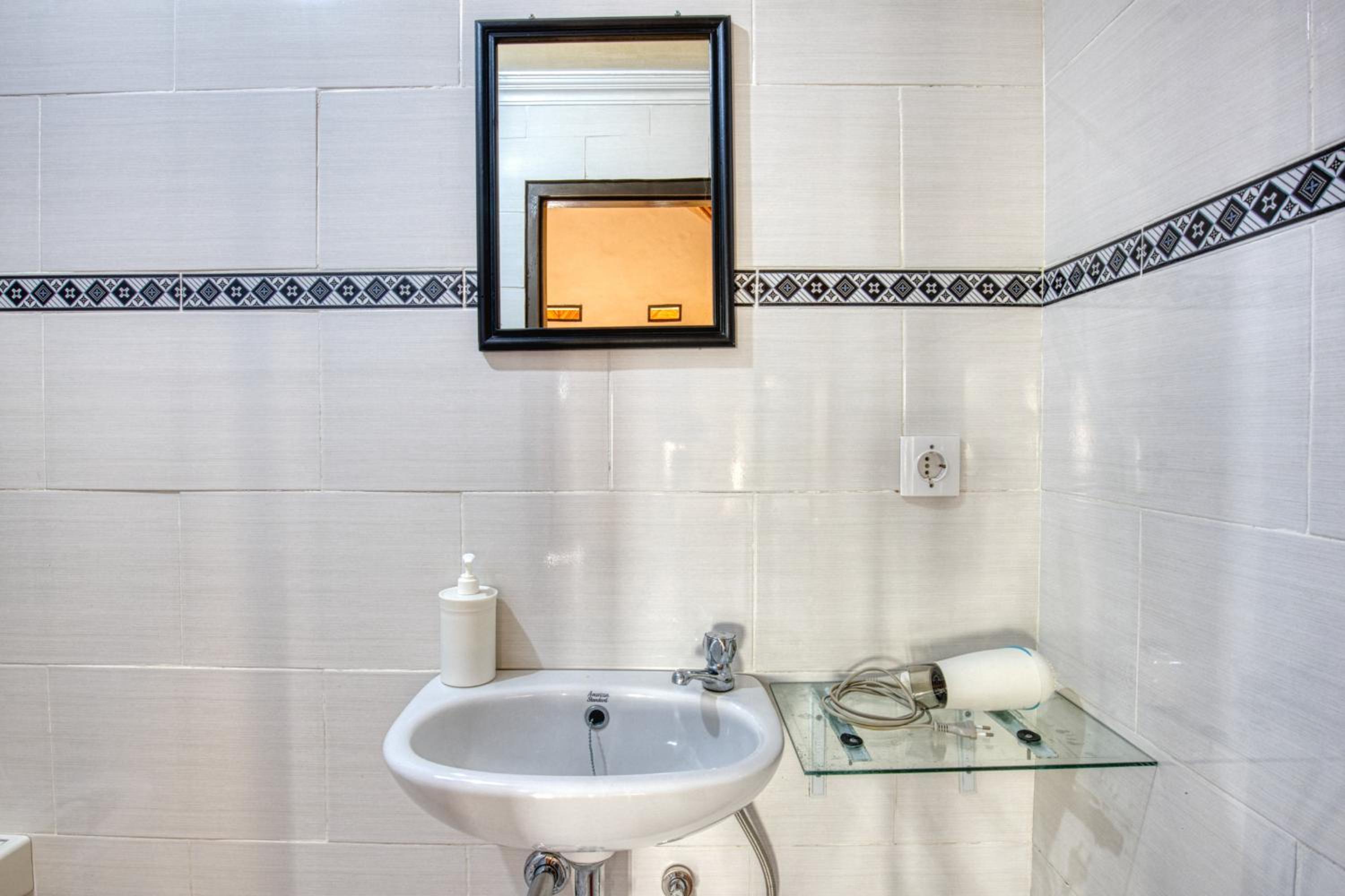 Double Room with Garden View - Photo 4