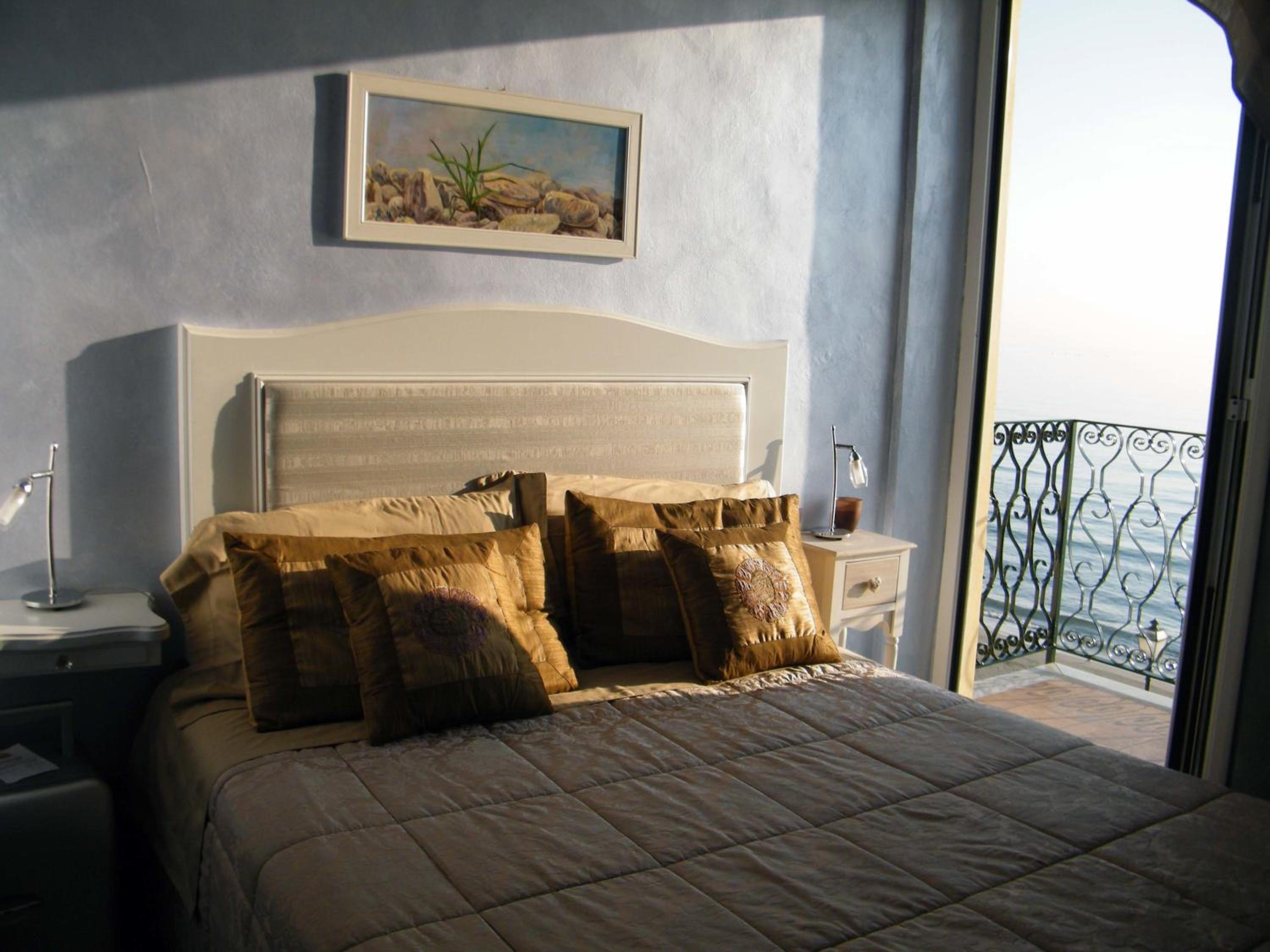 Double Room with Balcony and Sea View photo 2