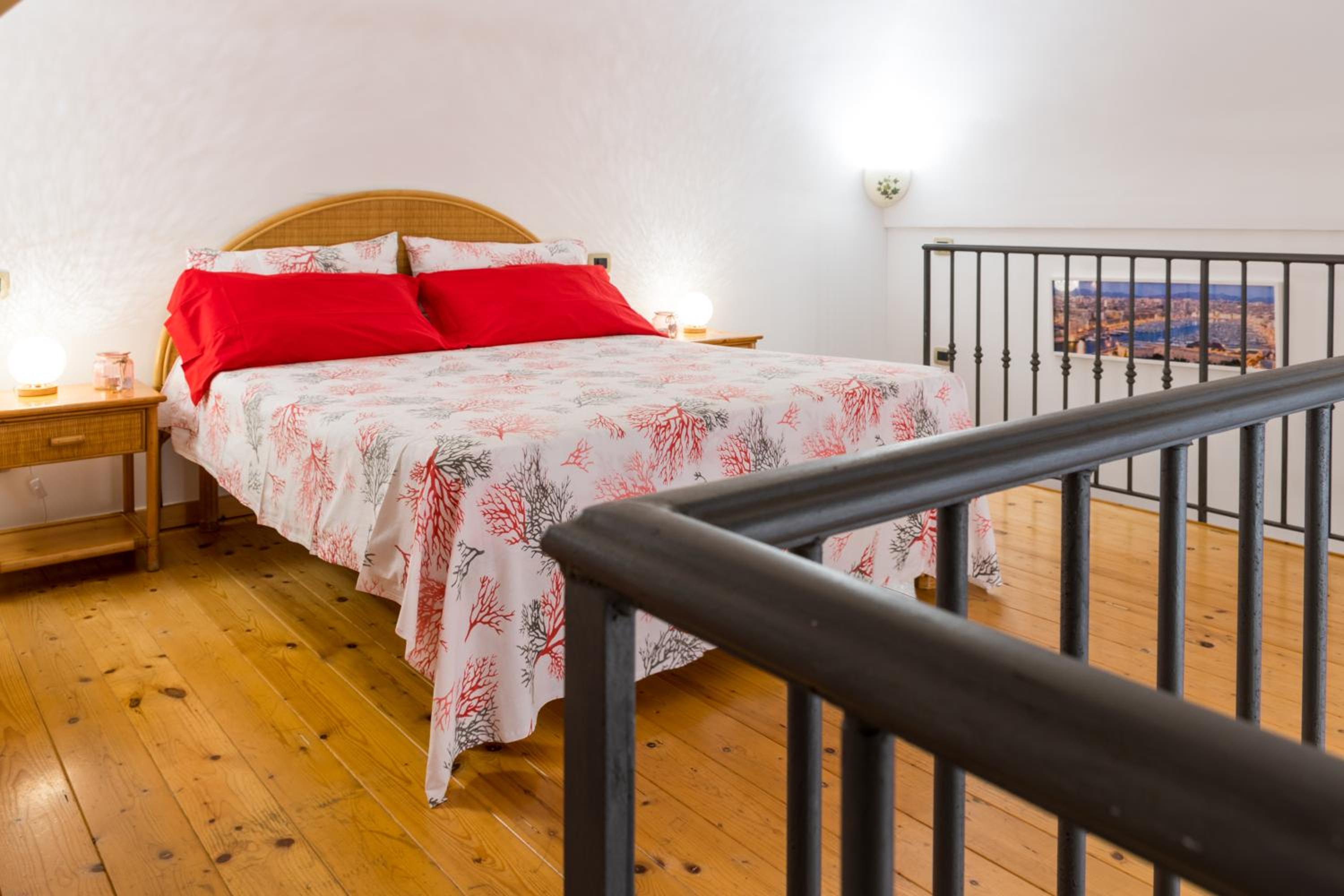 Comfort One-Bedroom Apartment - Photo 32