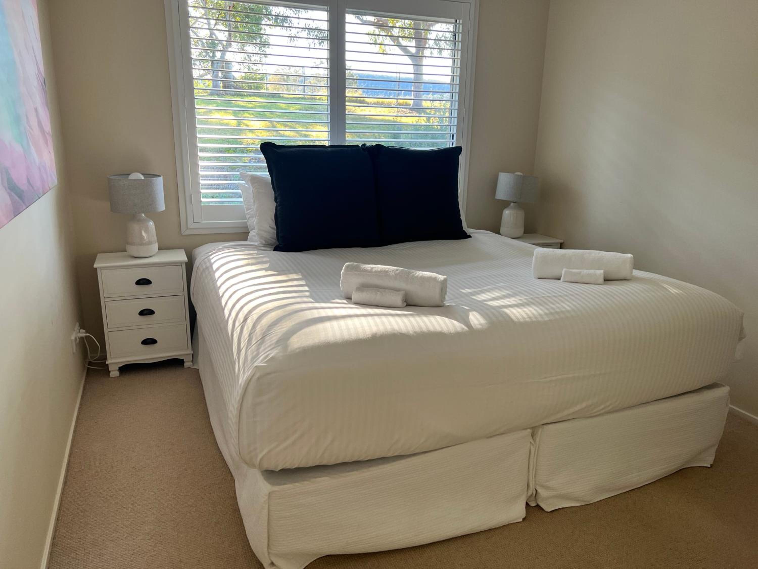 Five-Bedroom House photo 1
