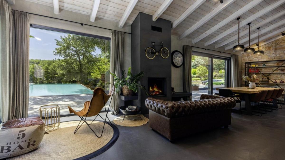 Villa with Private Pool photo 1