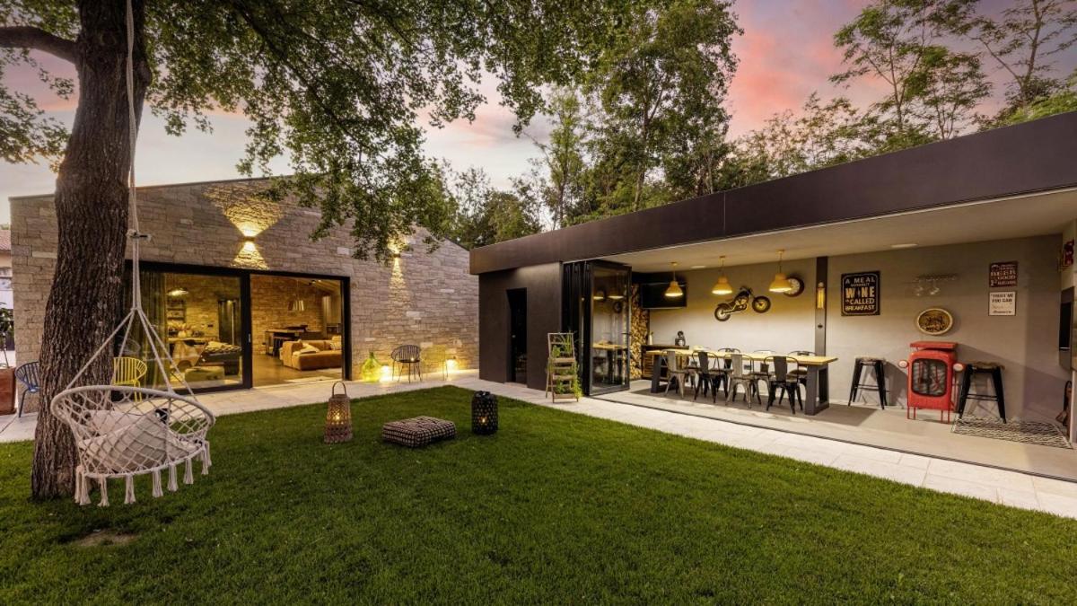 Villa with Private Pool photo 2