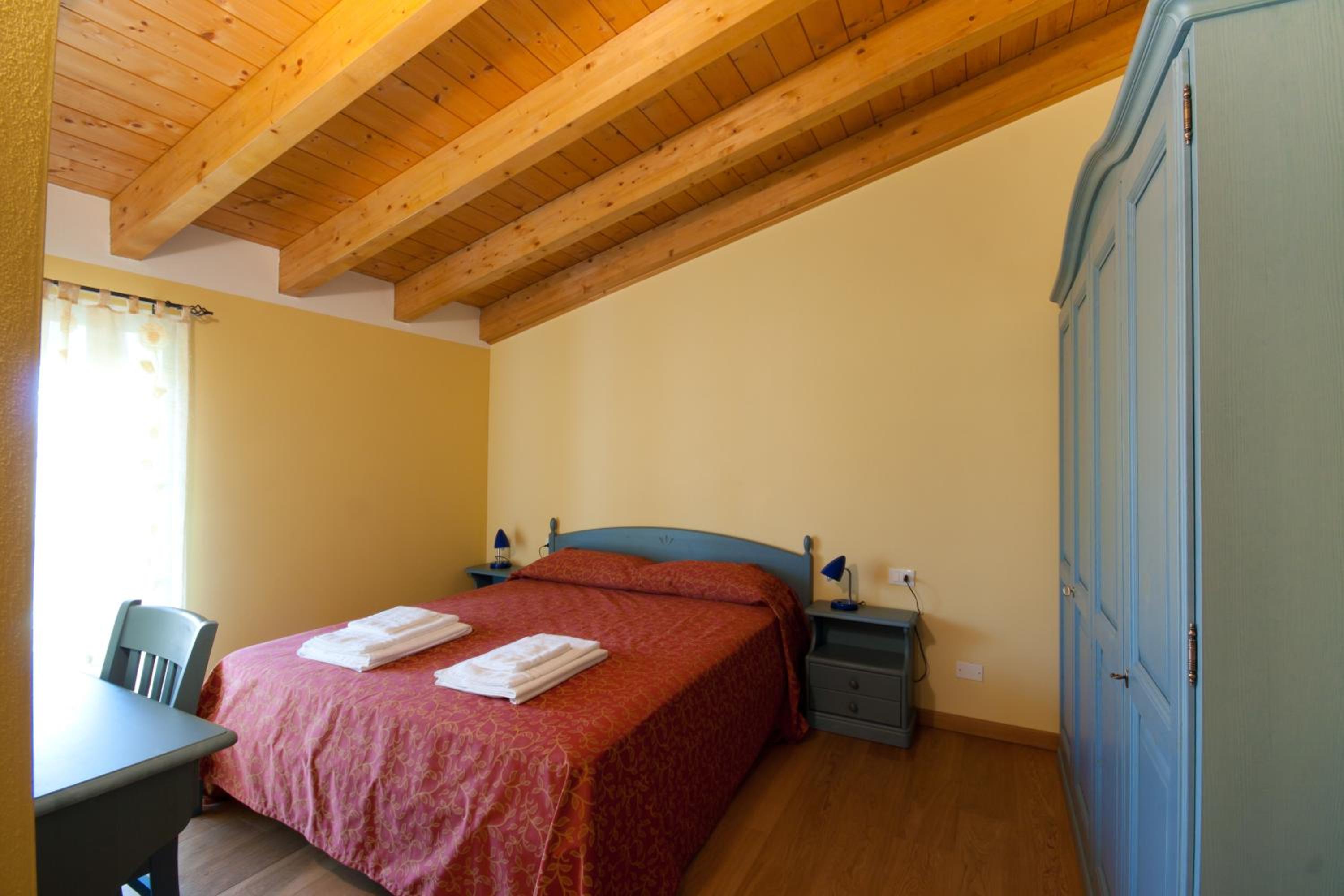 Apartment with Terrace and jacuzzi  photo 2