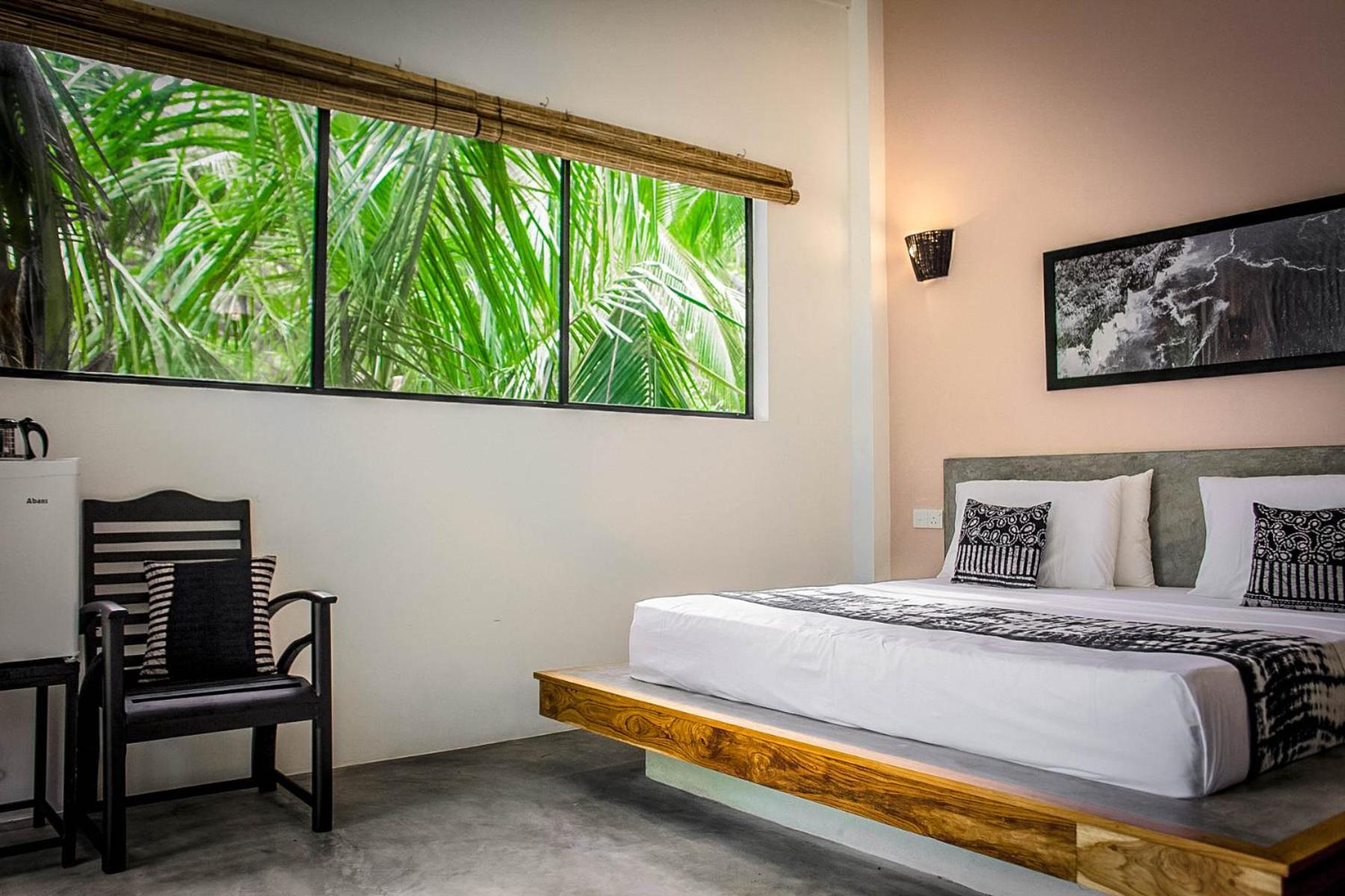 Double Room with Balcony and Sea View