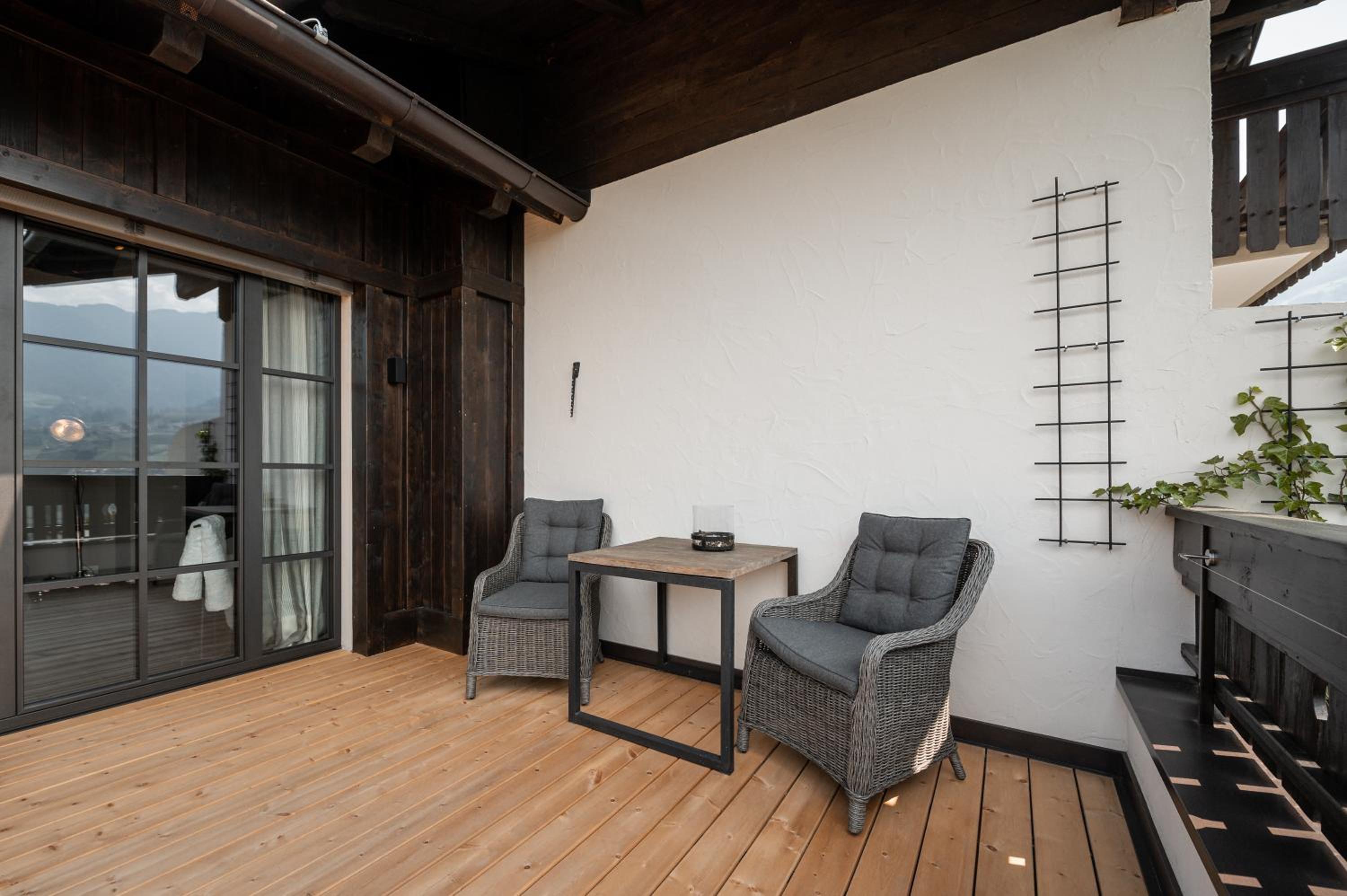 Suite with Mountain View photo 3