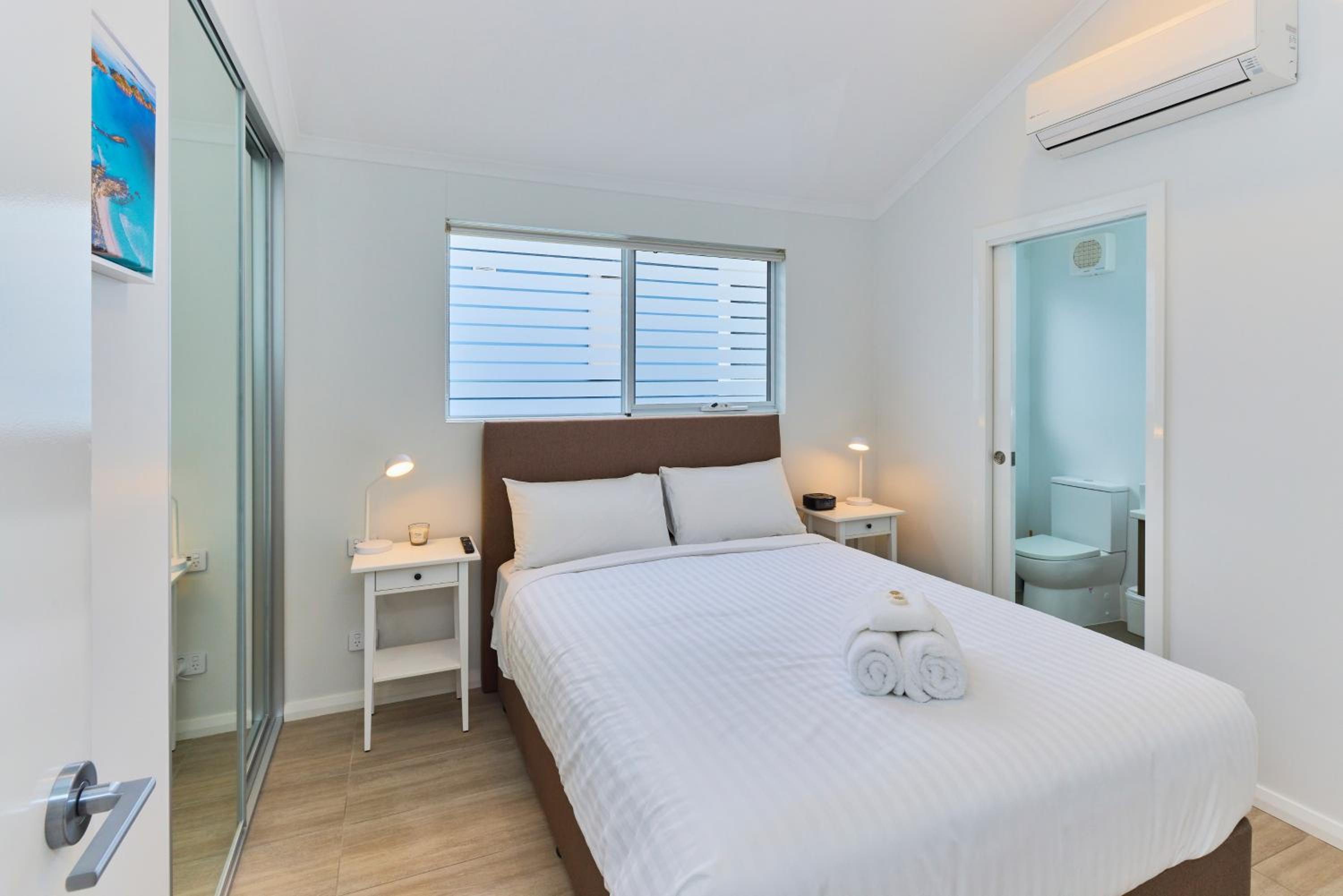 One Bedroom Bay Studio - Photo 4