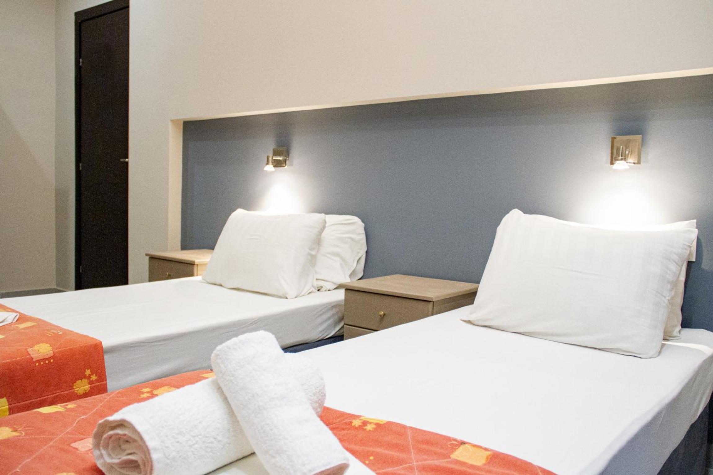Double or Twin Room with Balcony - Photo 14