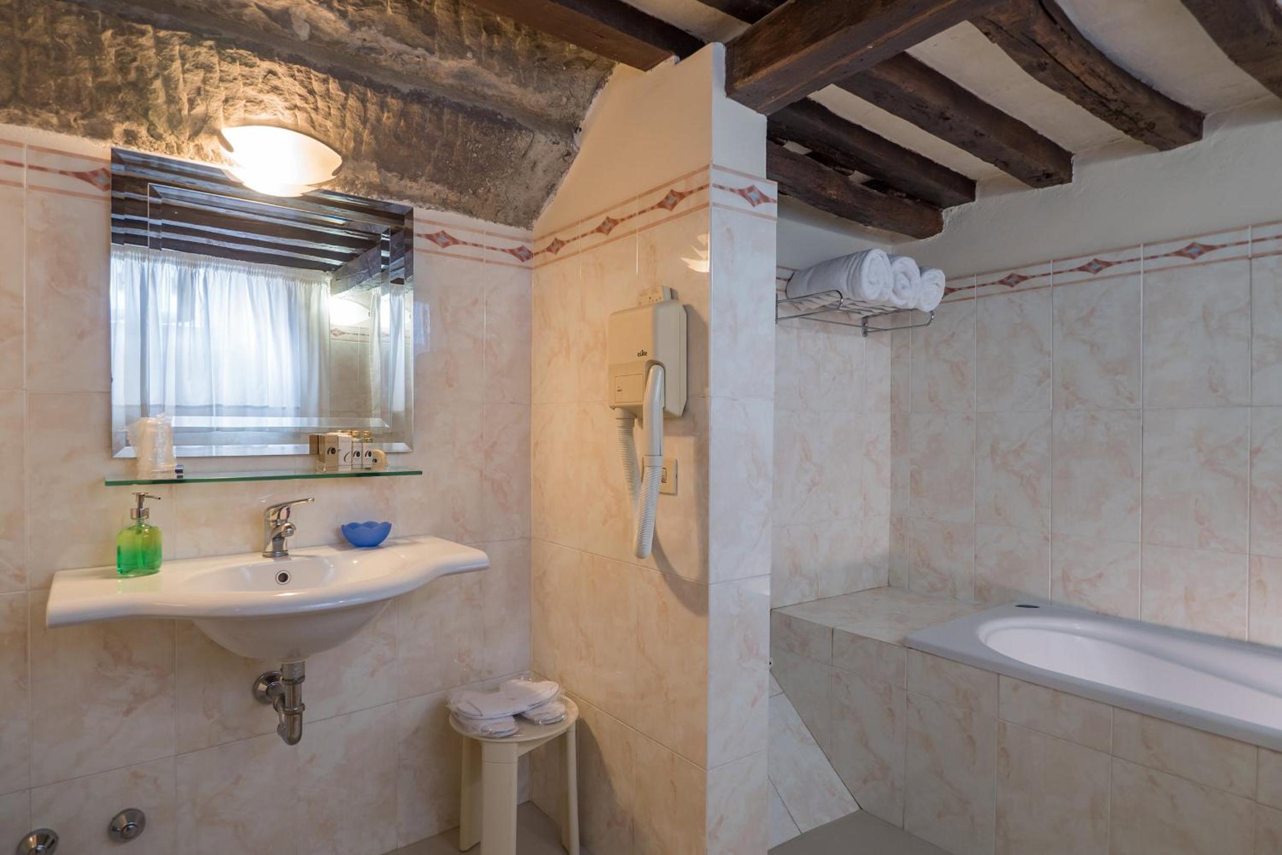 Triple Room - Photo 3