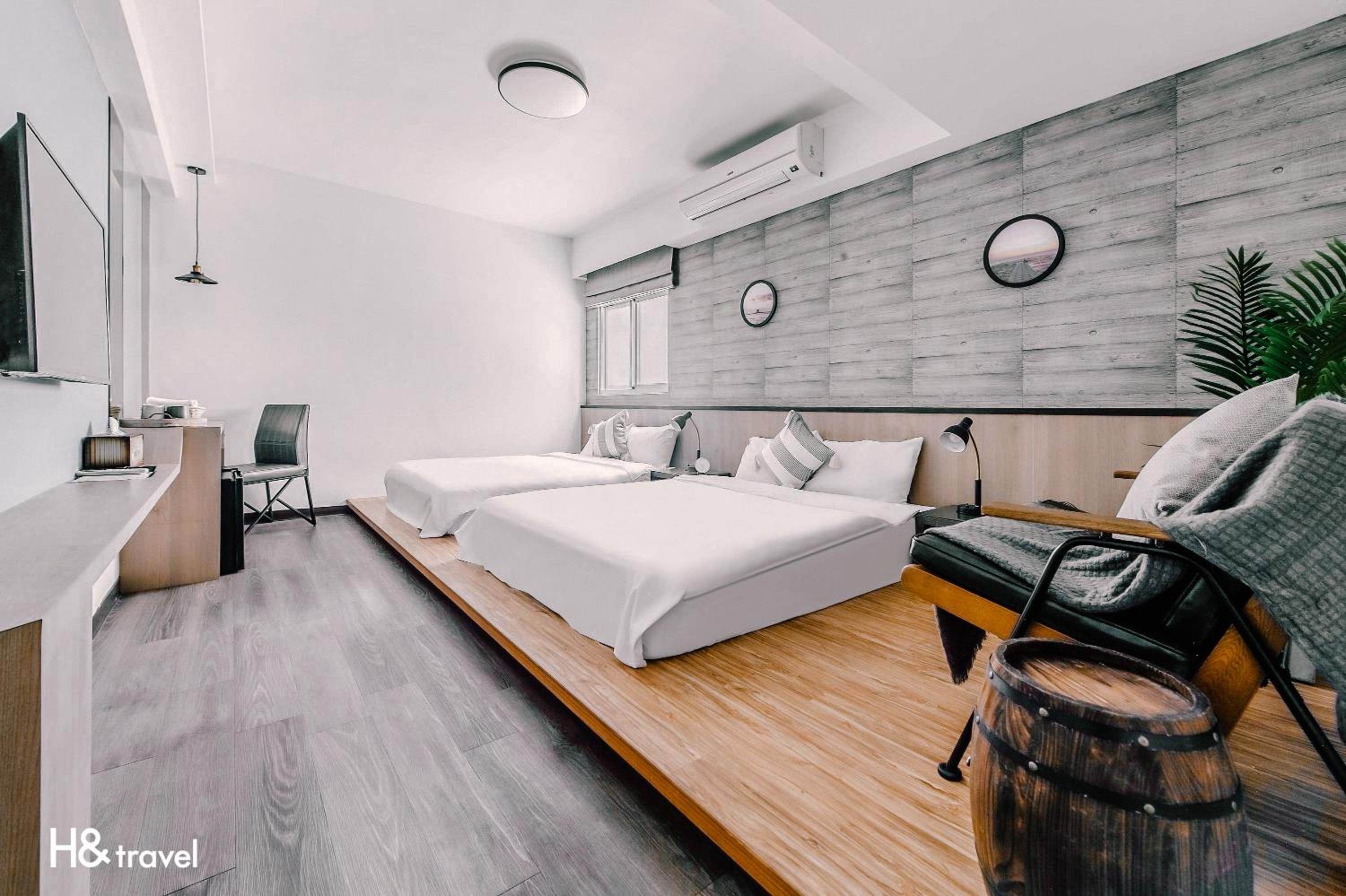 Superior Quadruple Room photo 2