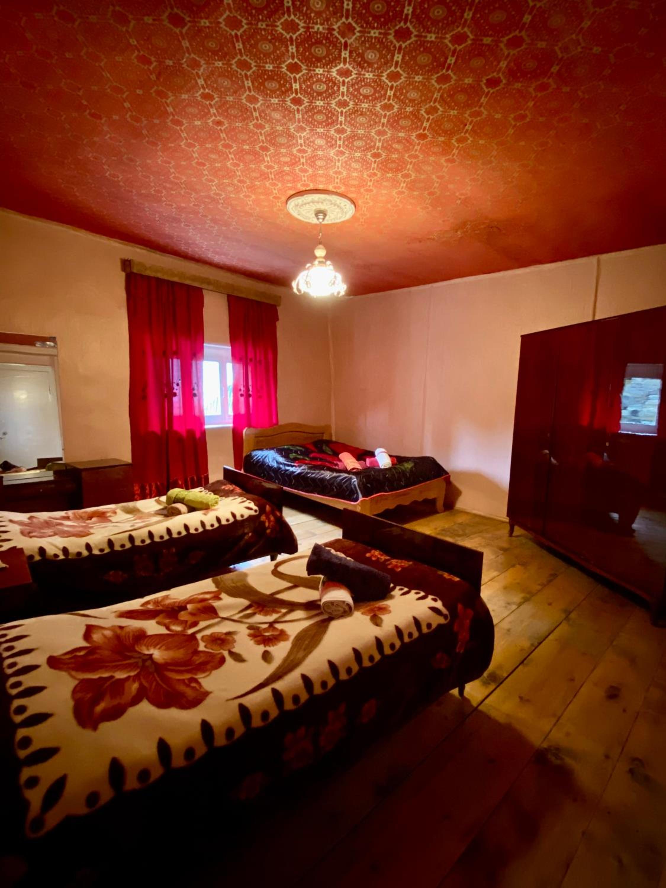 Quadruple Room with Mountain View photo 2