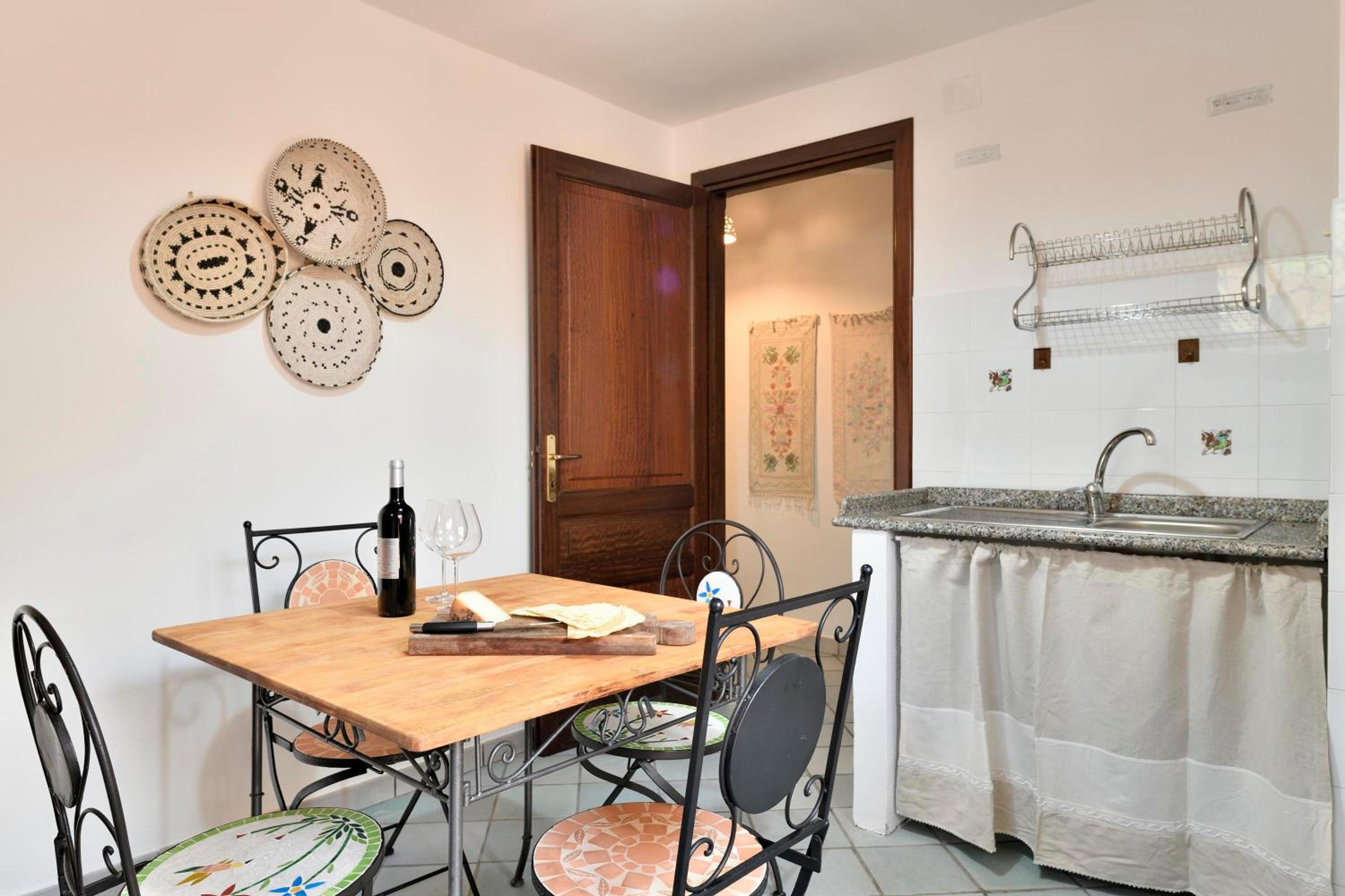 One-Bedroom Apartment with Garden View photo 2