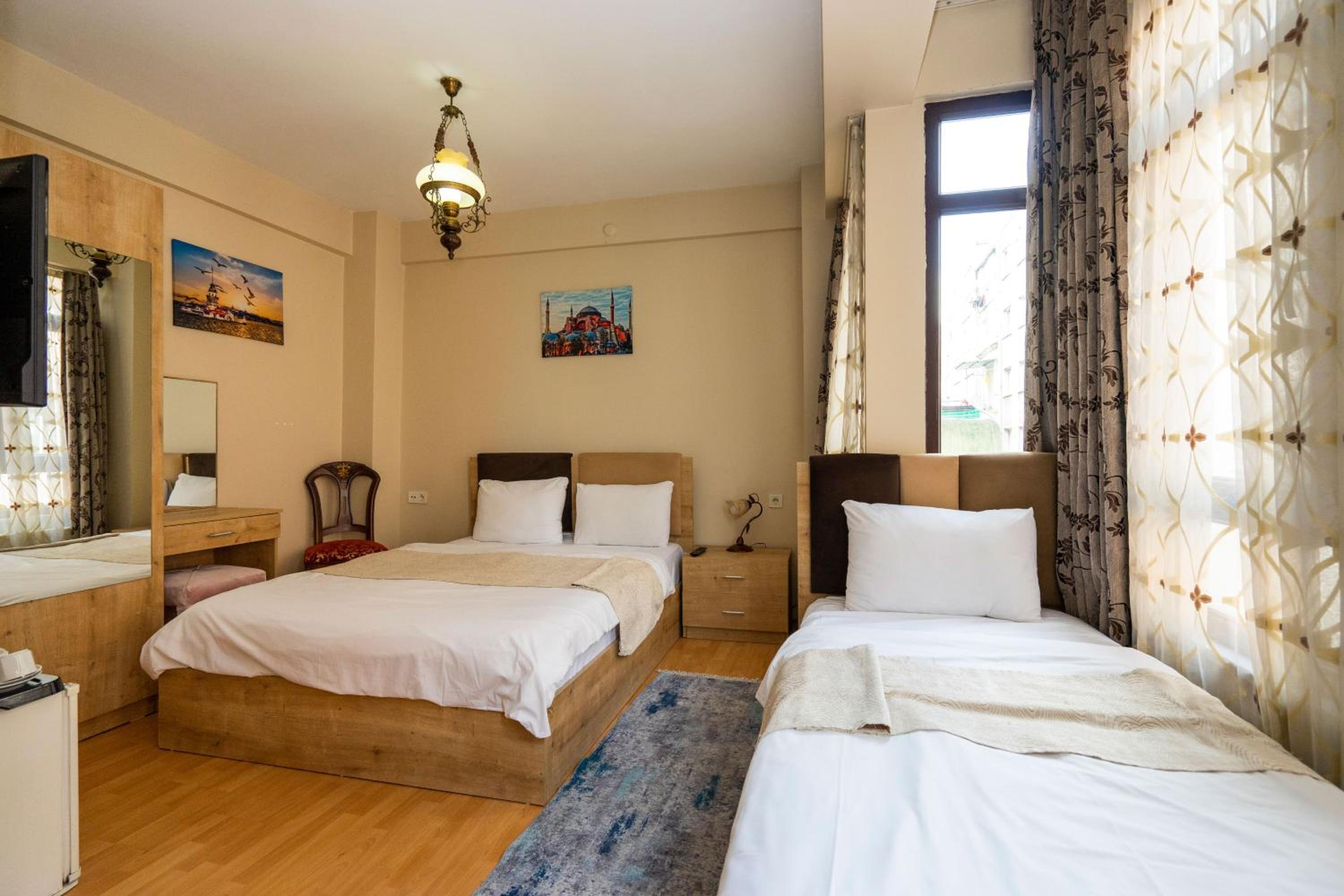 Deluxe Triple Room photo 3