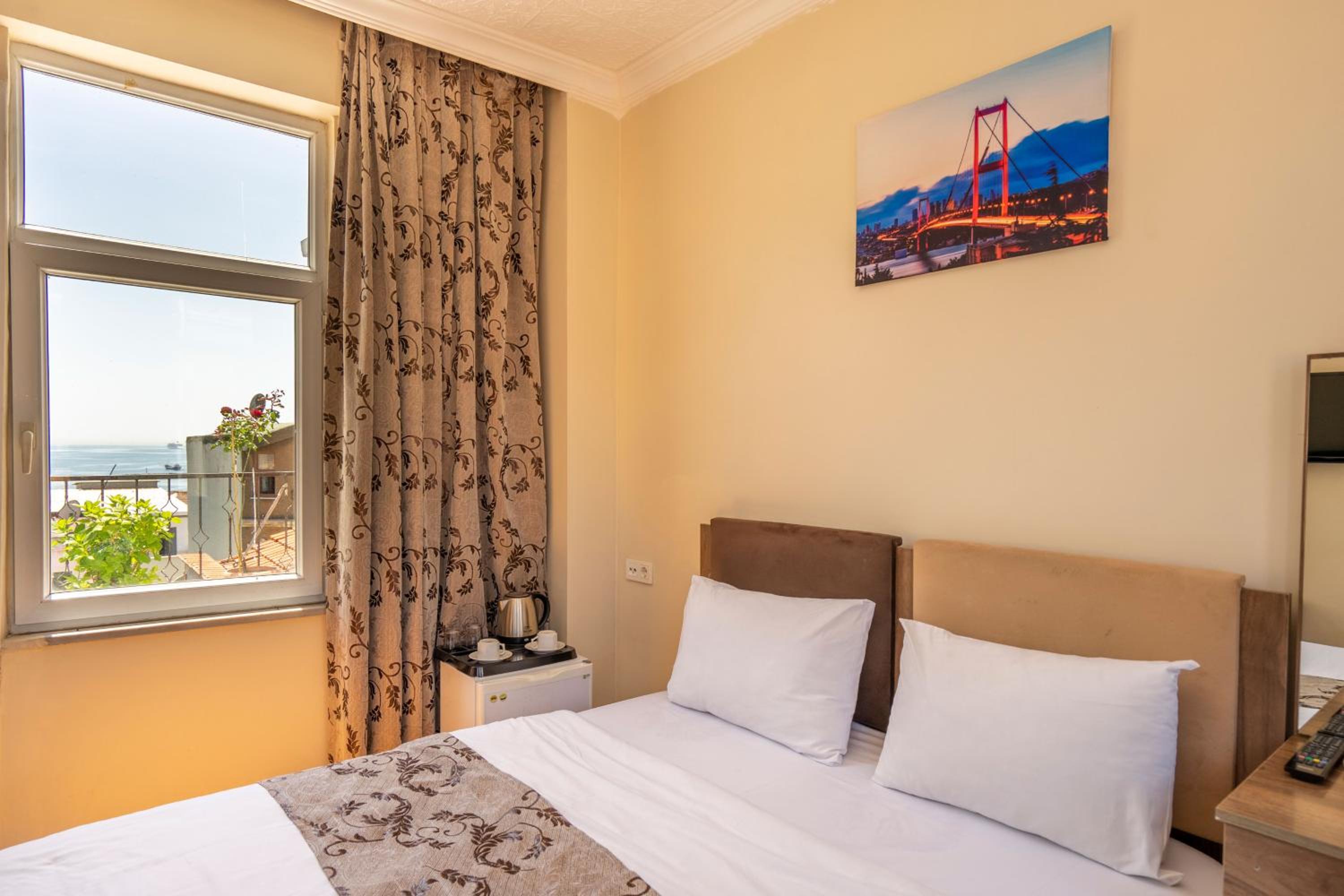 Deluxe Double Room photo 2