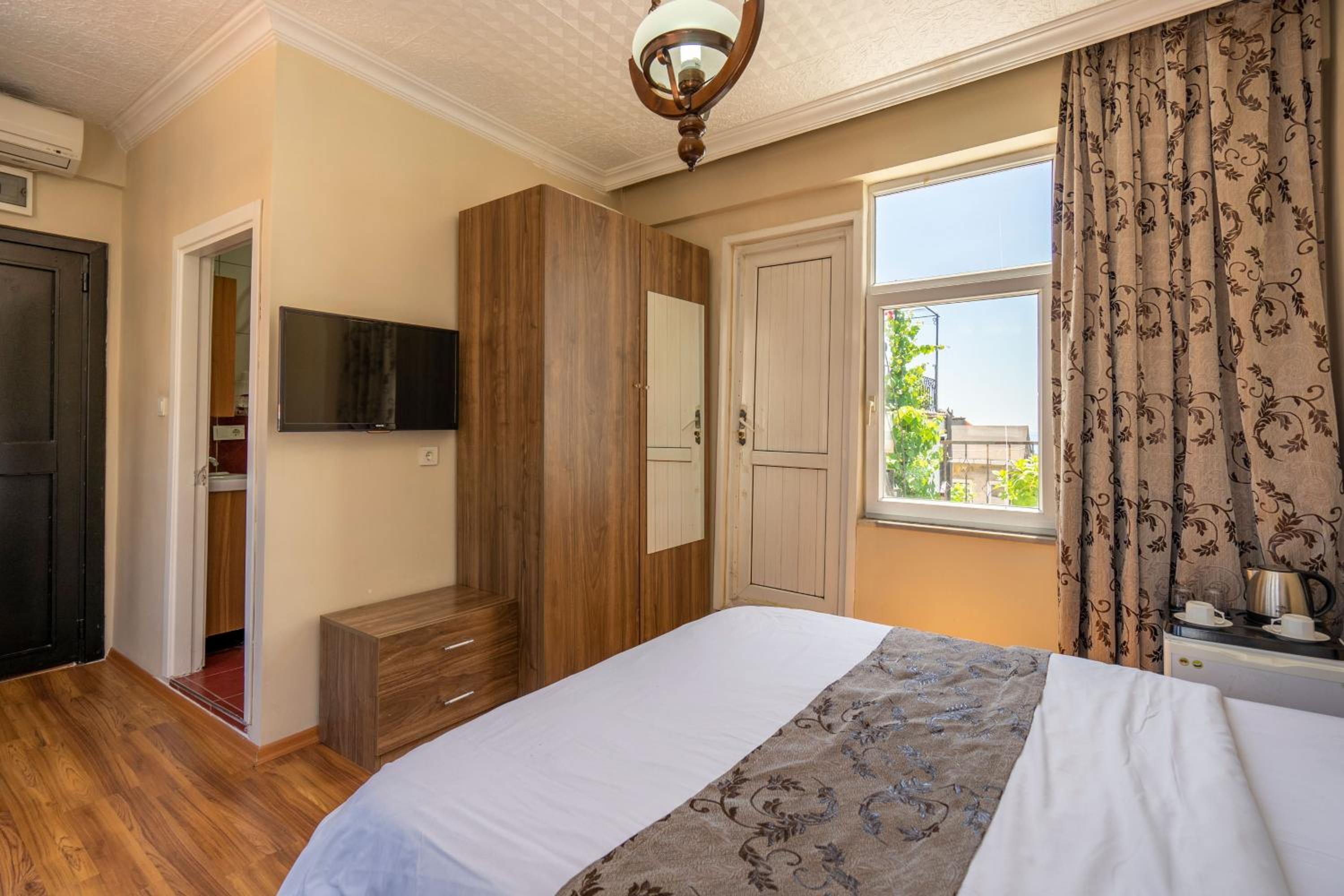 Deluxe Double Room photo 3