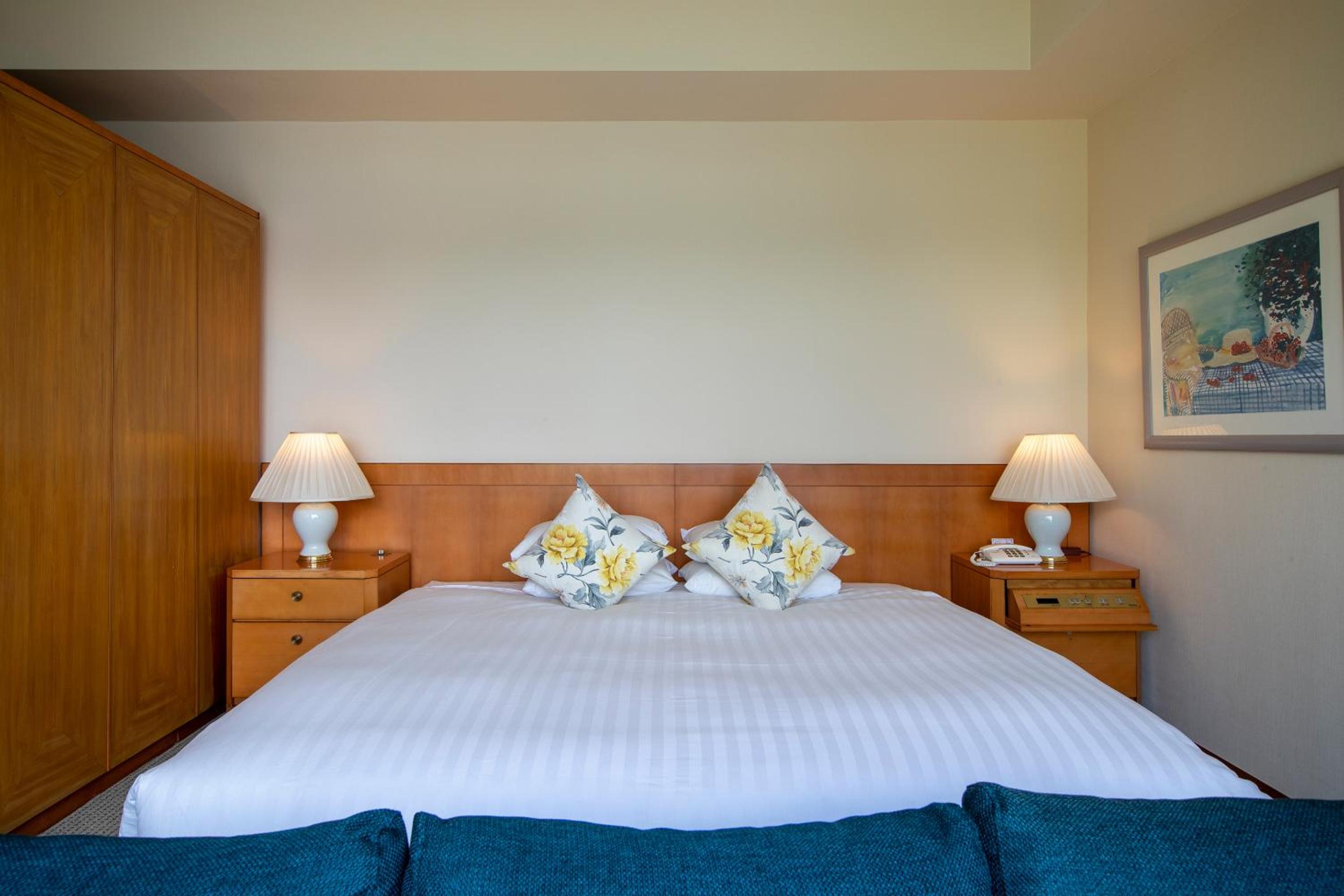 Double Room with Lake View - Photo 4