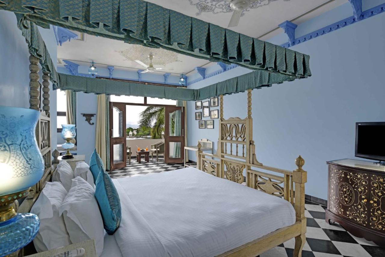 Majestic Lake view Suite with balcony - Photo 15