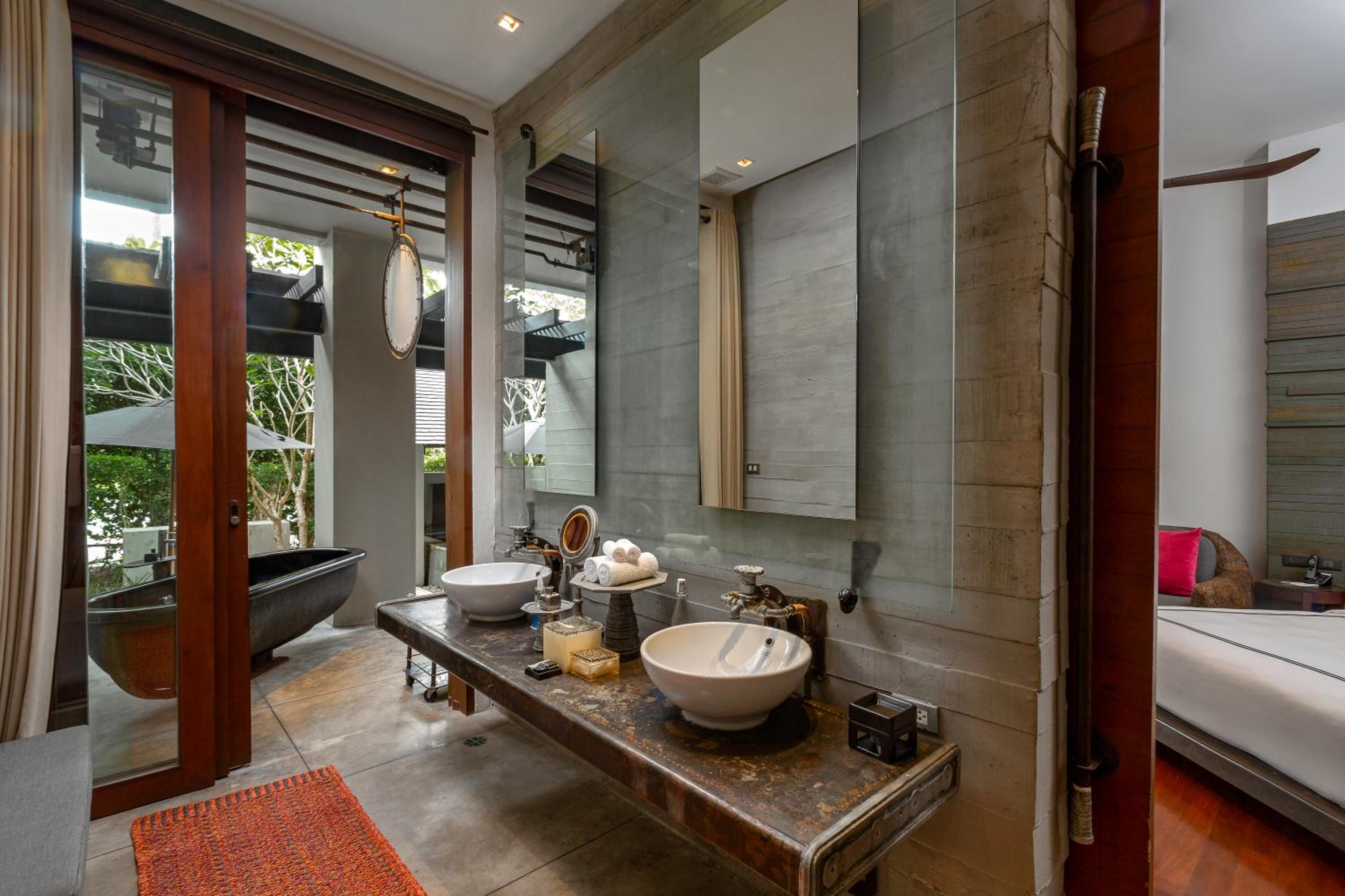 Private Pool Suite - Photo 4