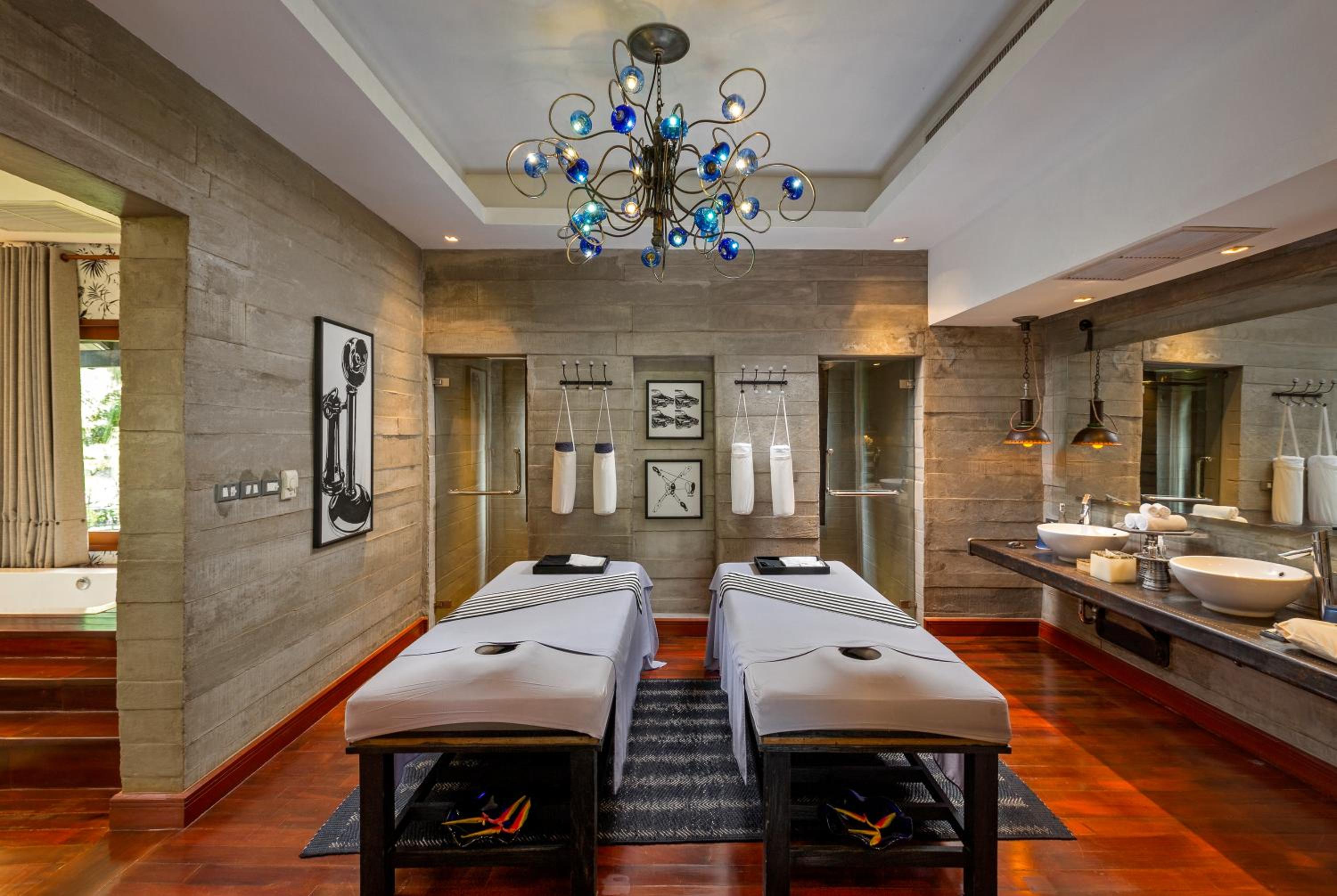 One Bedroom Pearl Shell Suite - Photo 2