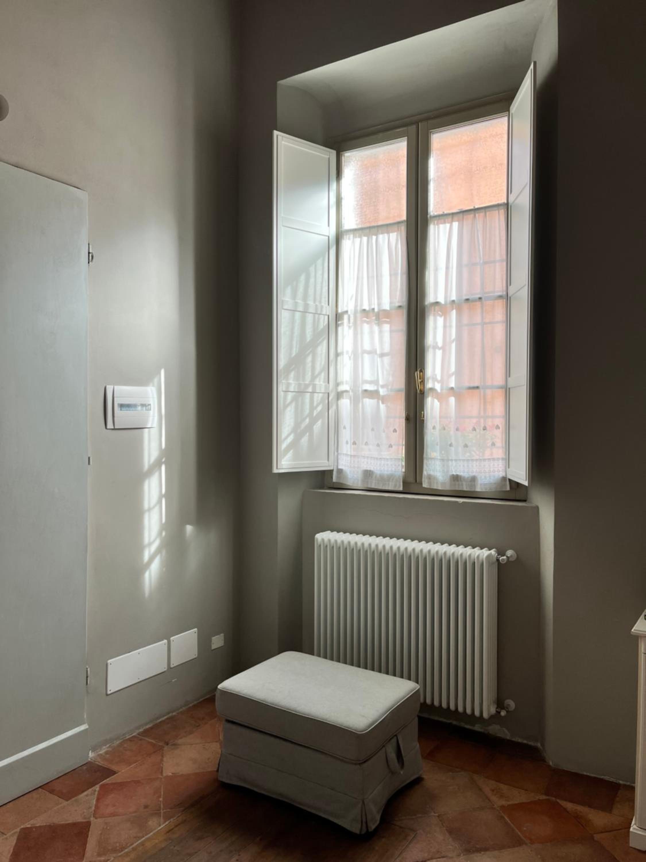 One-Bedroom Apartment - Photo 7