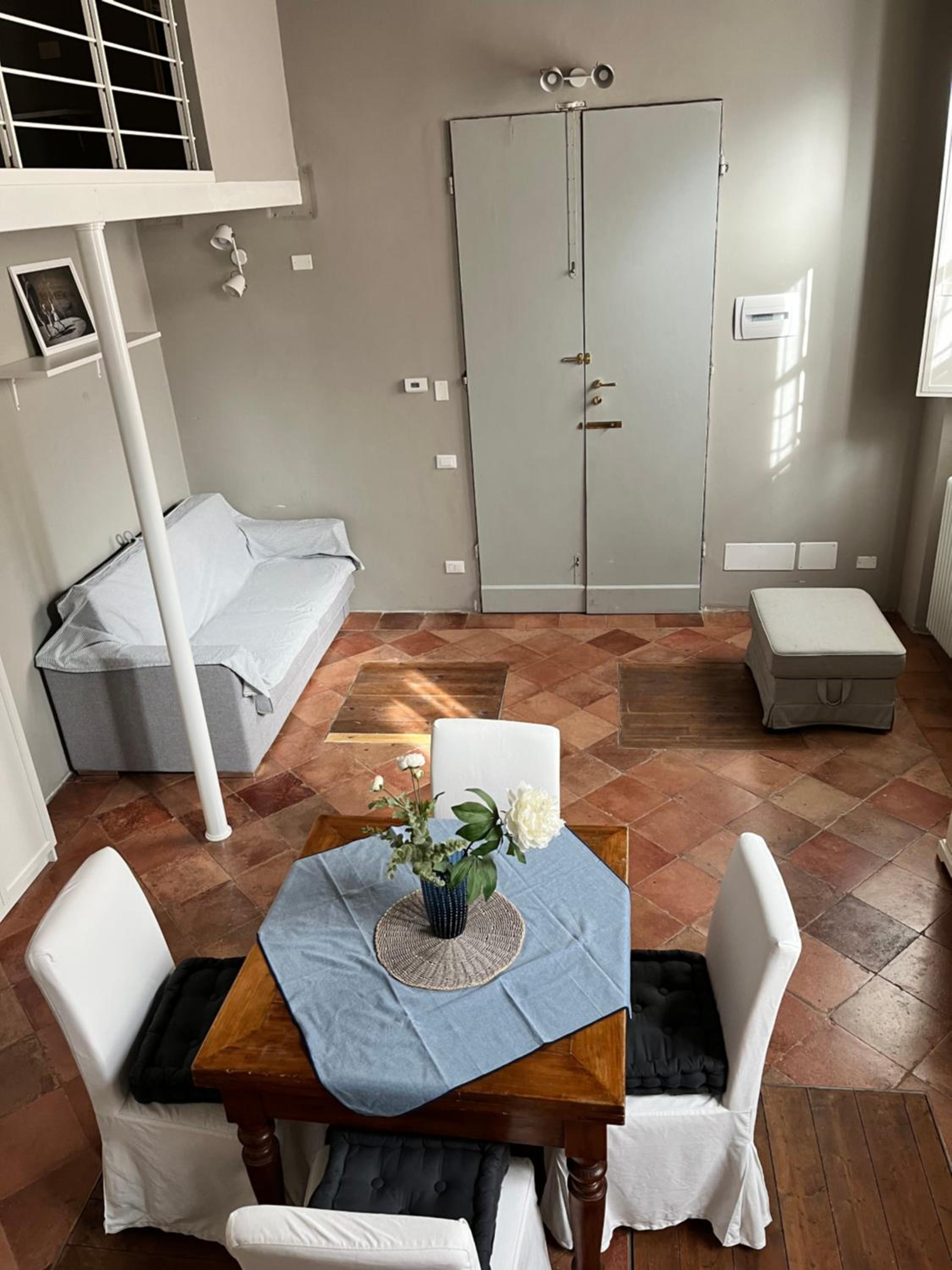 One-Bedroom Apartment - Photo 8