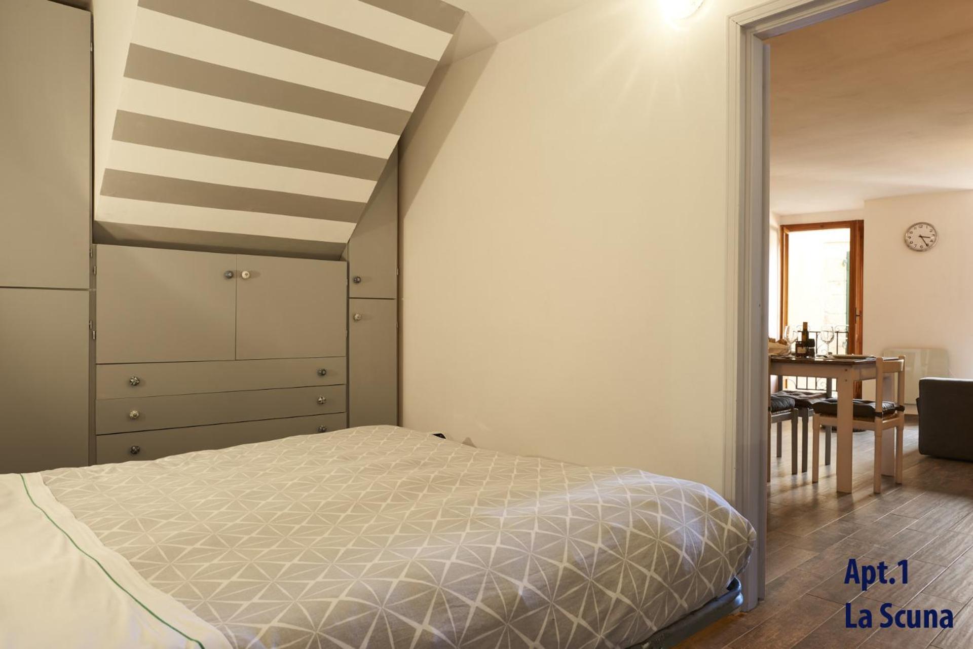 One-Bedroom Apartment - Photo 1