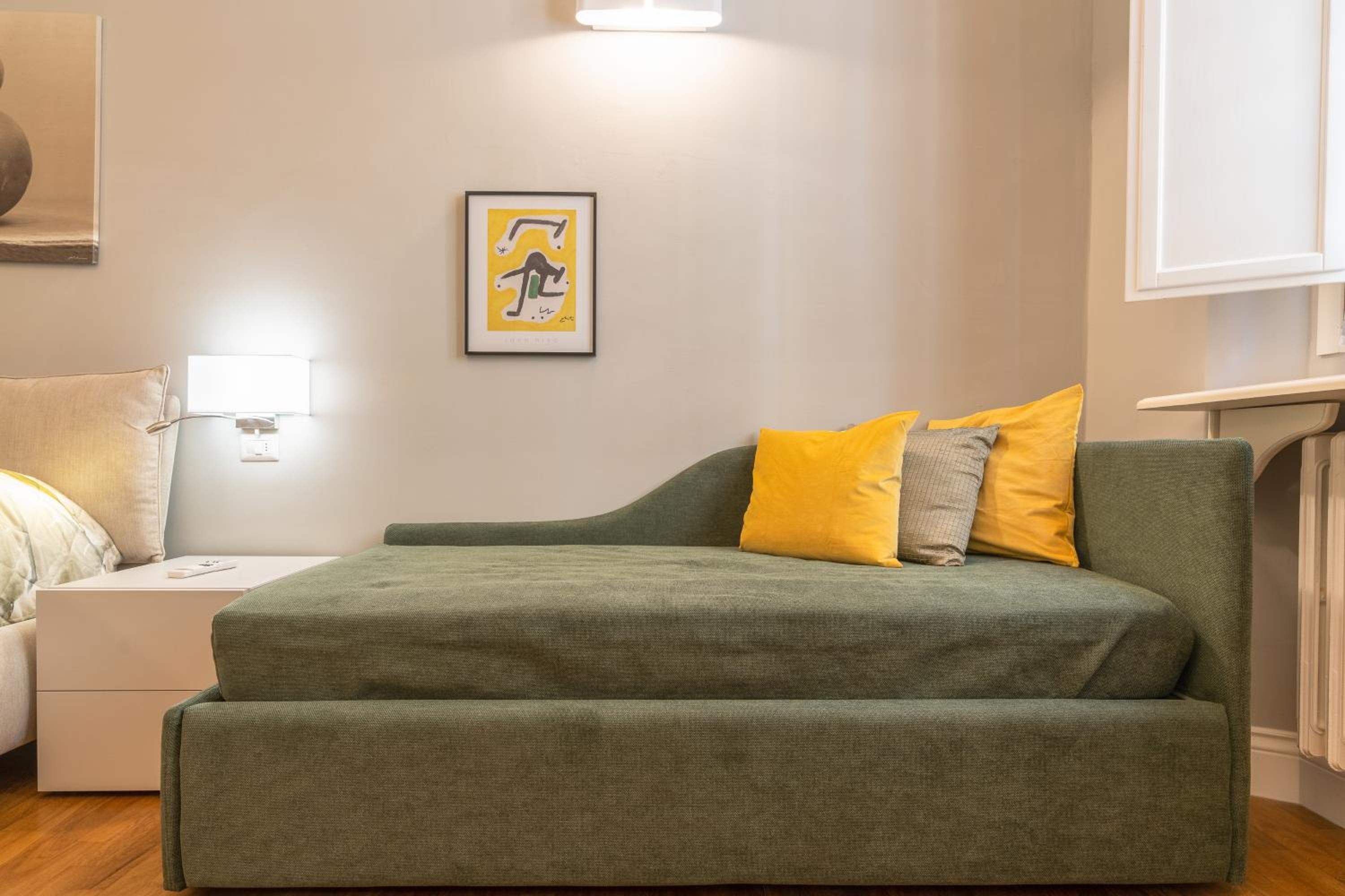 One-Bedroom Apartment photo 2