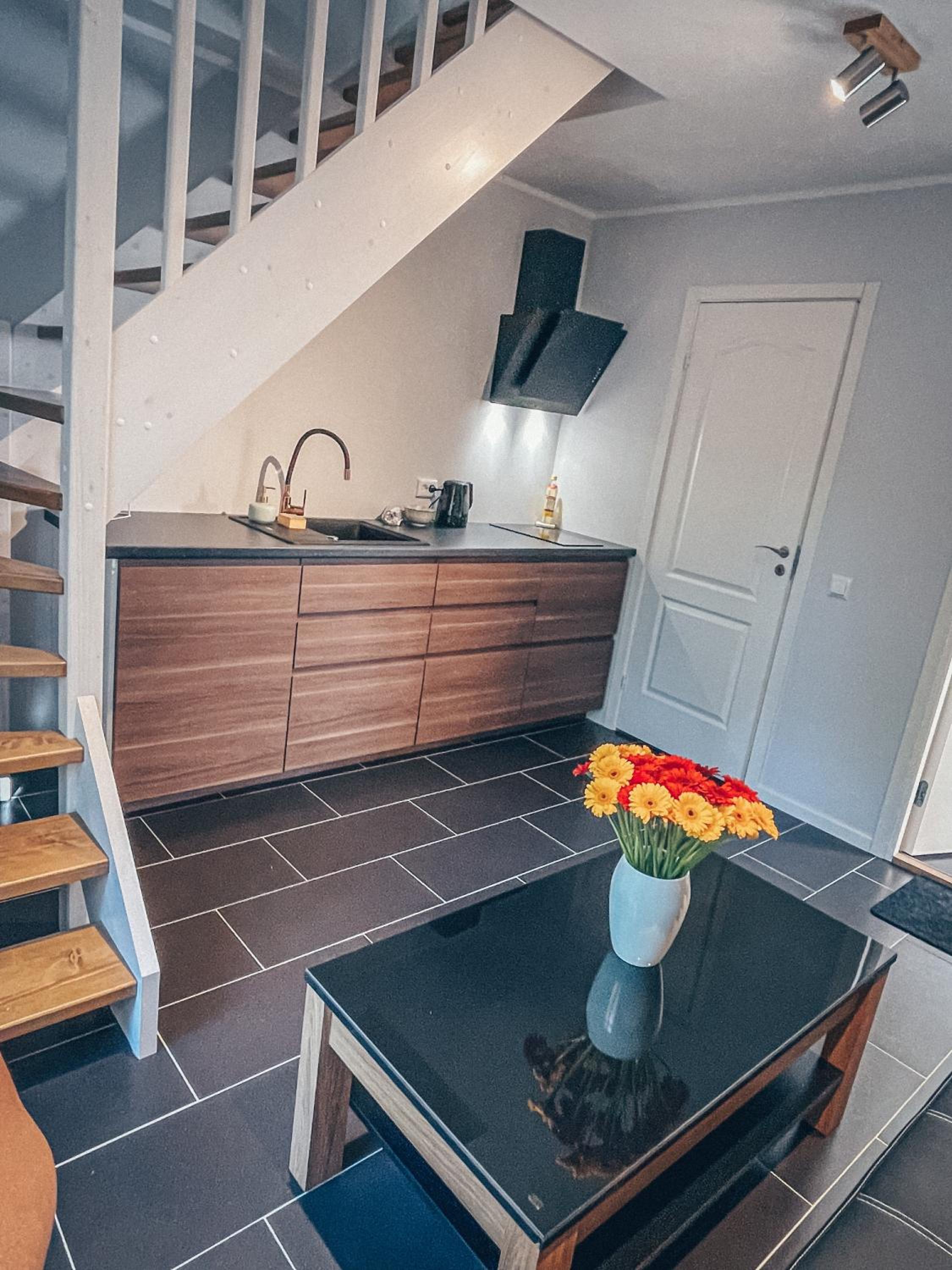 One-Bedroom Apartment - Photo 16