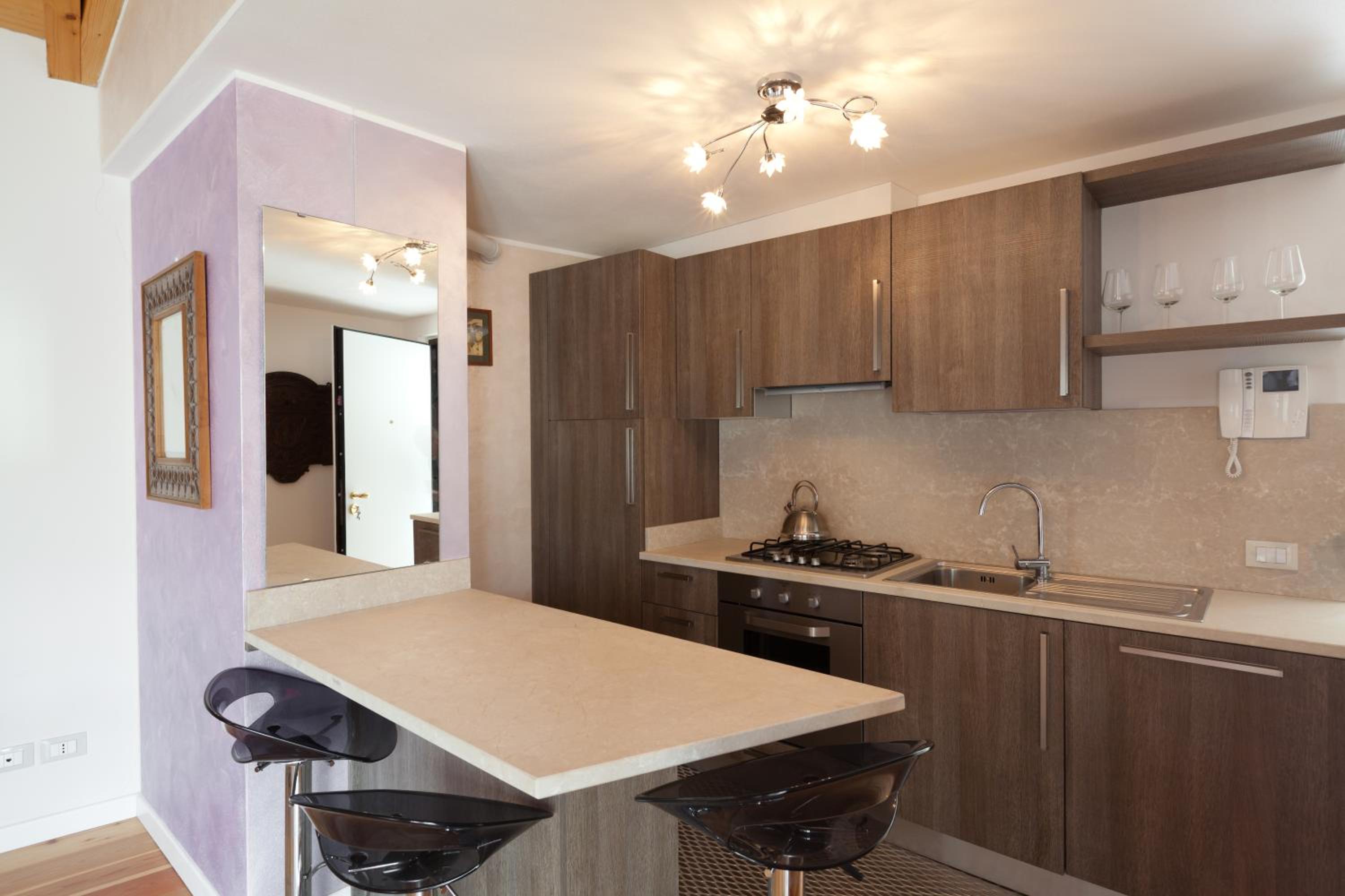 One-Bedroom Apartment with Terrace - Photo 5