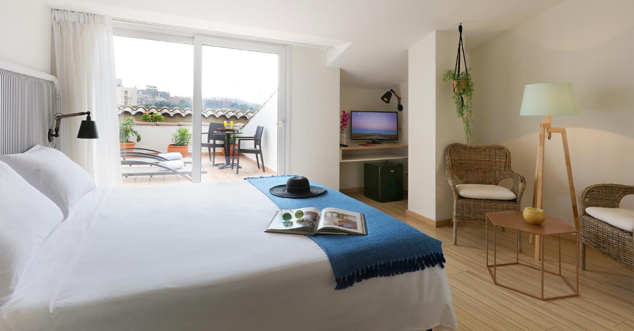 Superior Double Room - Photo 8