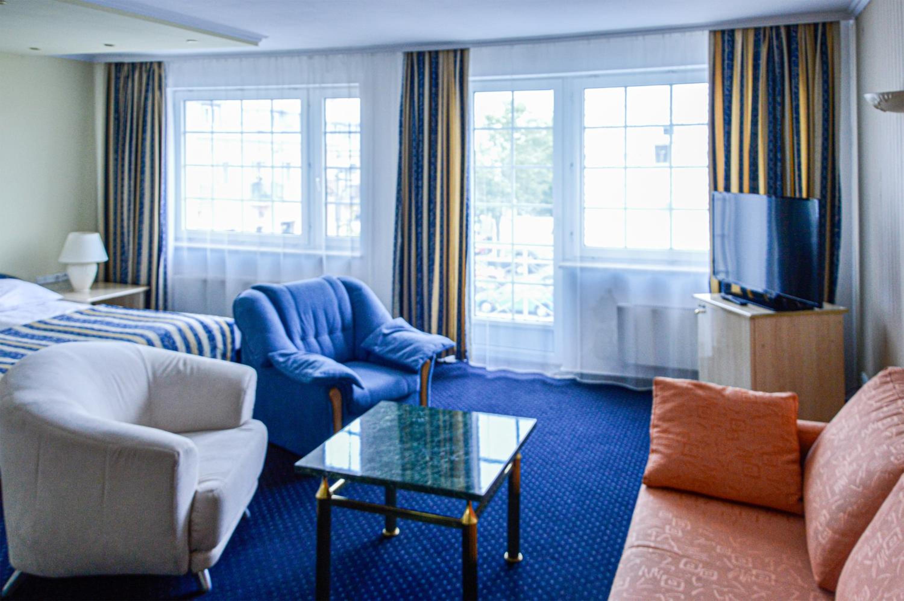 Large Double or Twin Room photo 1