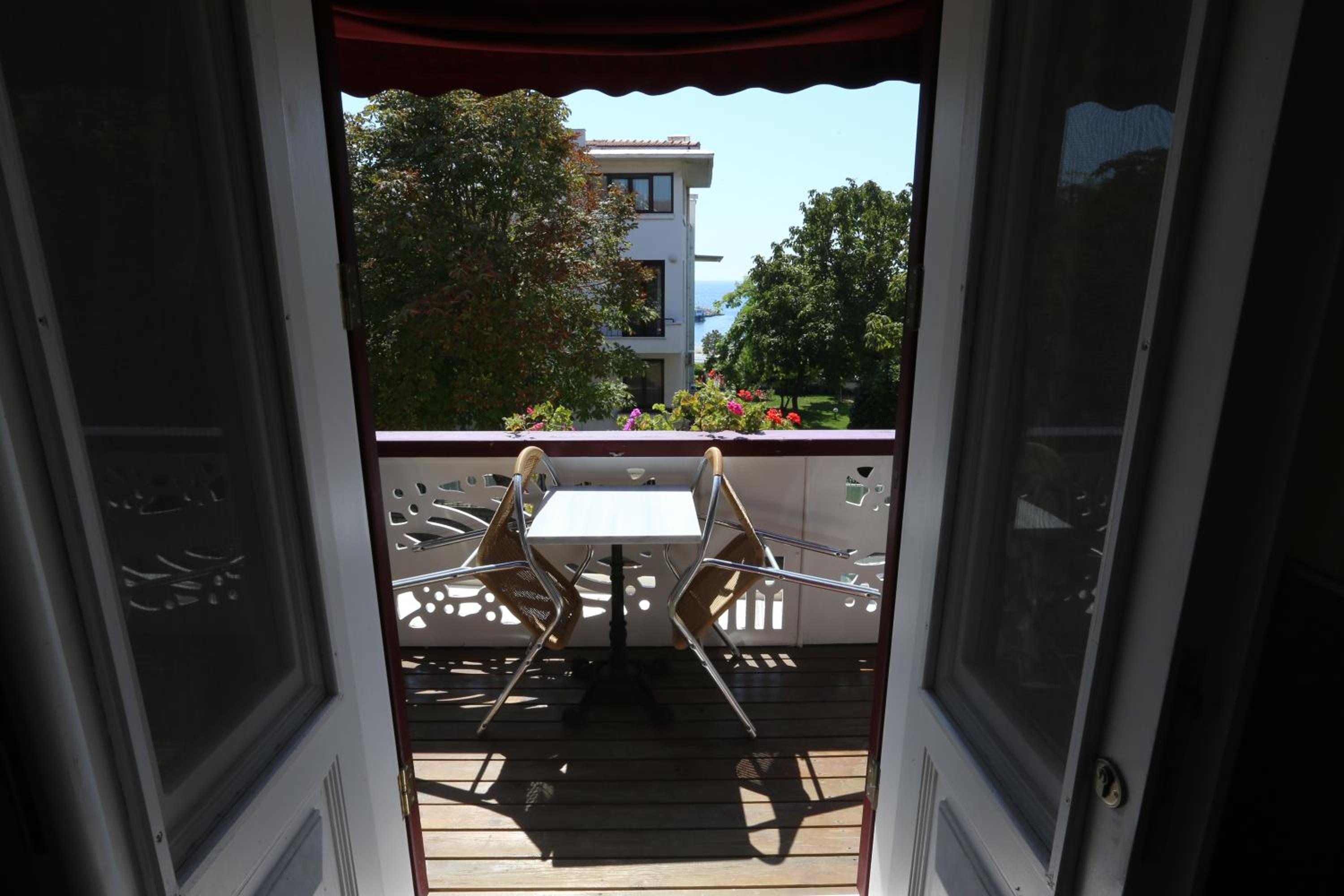 Double Room with Balcony photo 2