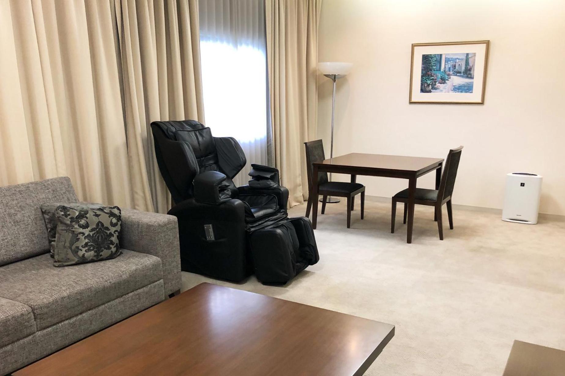 Deluxe Suite - Non-Smoking - Photo 2