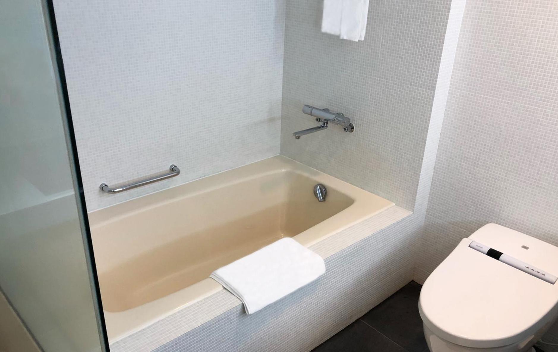 Deluxe Suite - Non-Smoking - Photo 3