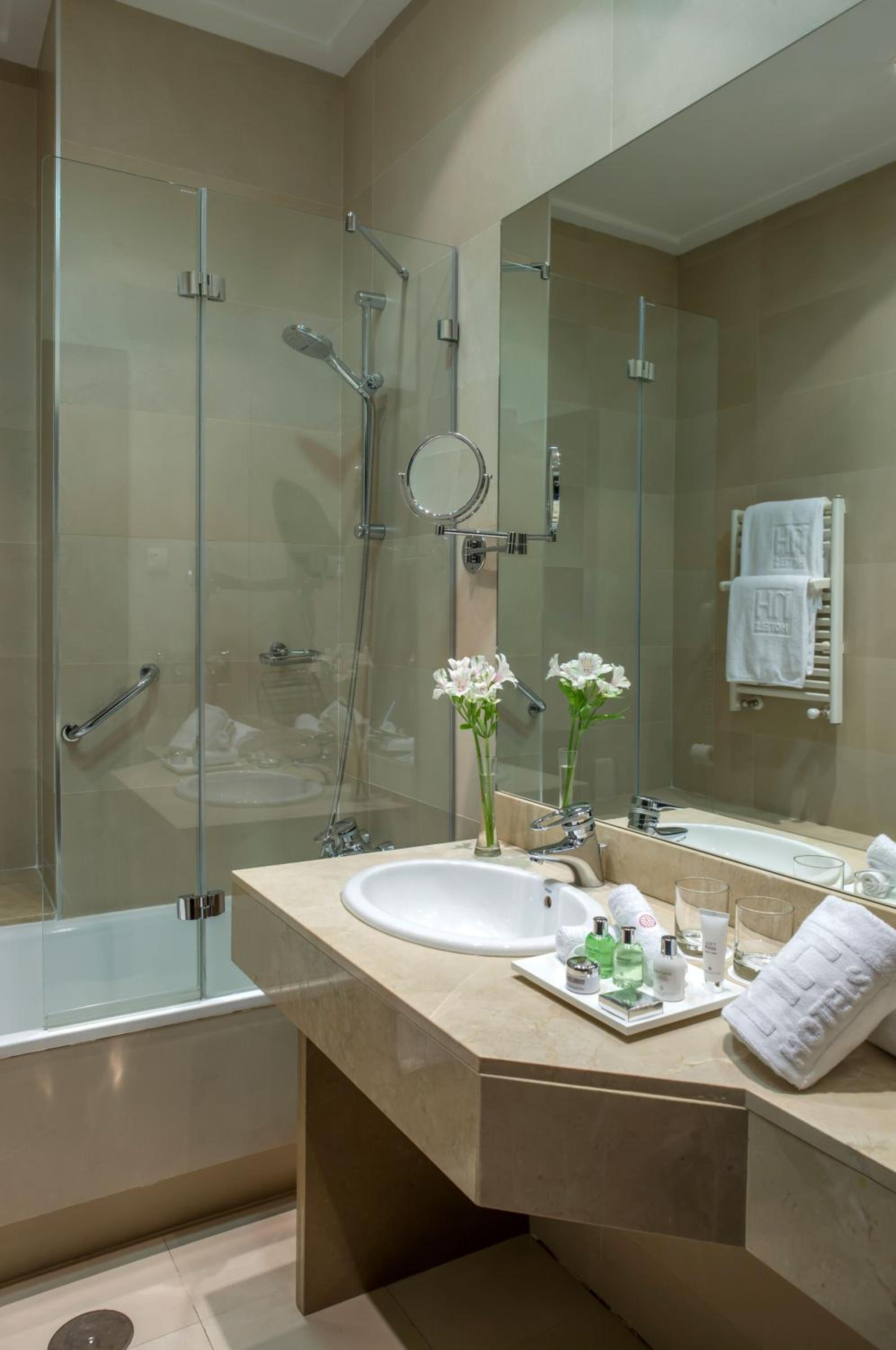 Superior Double or Twin Room - Photo 5