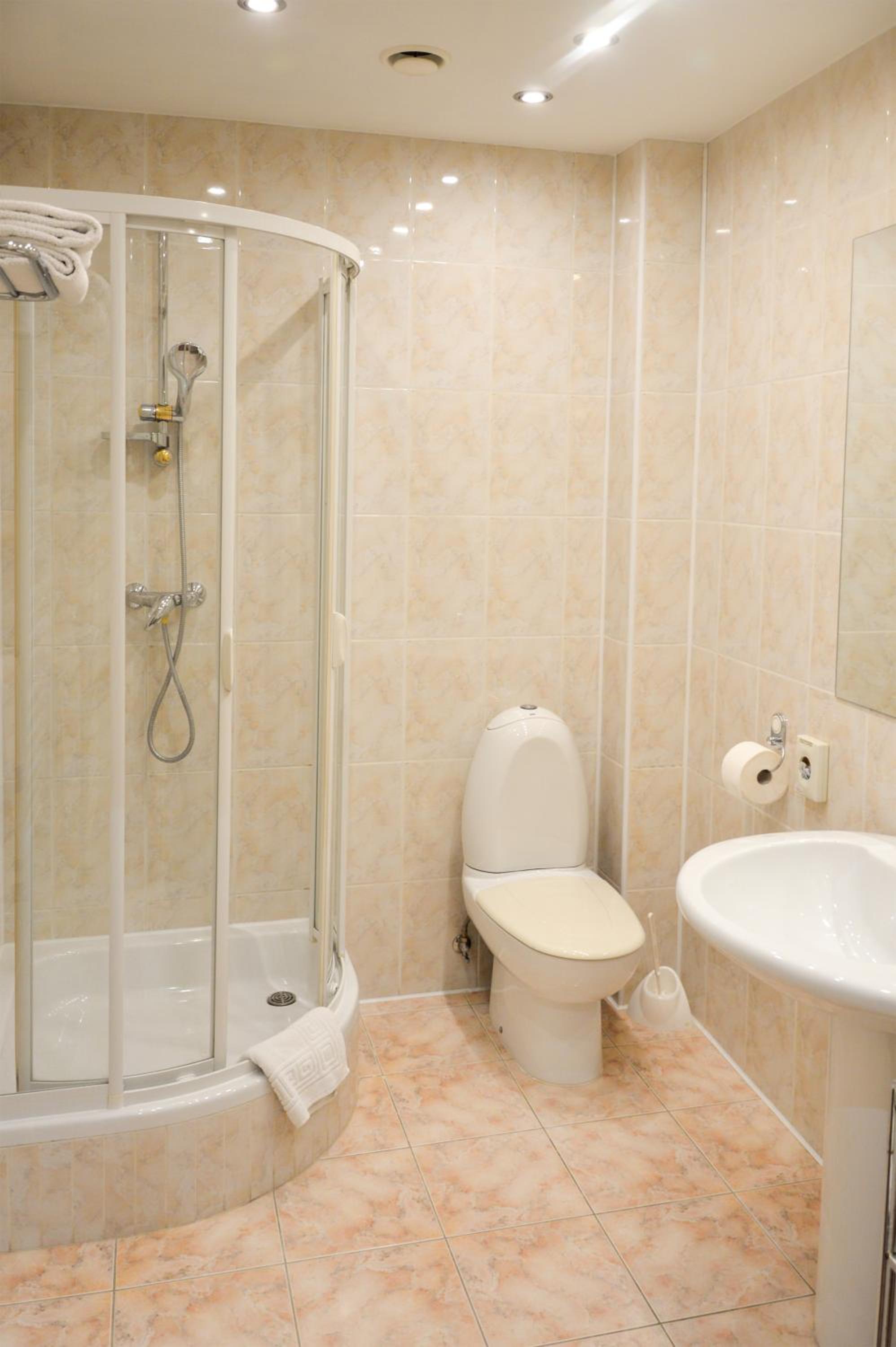 Large Double or Twin Room photo 3