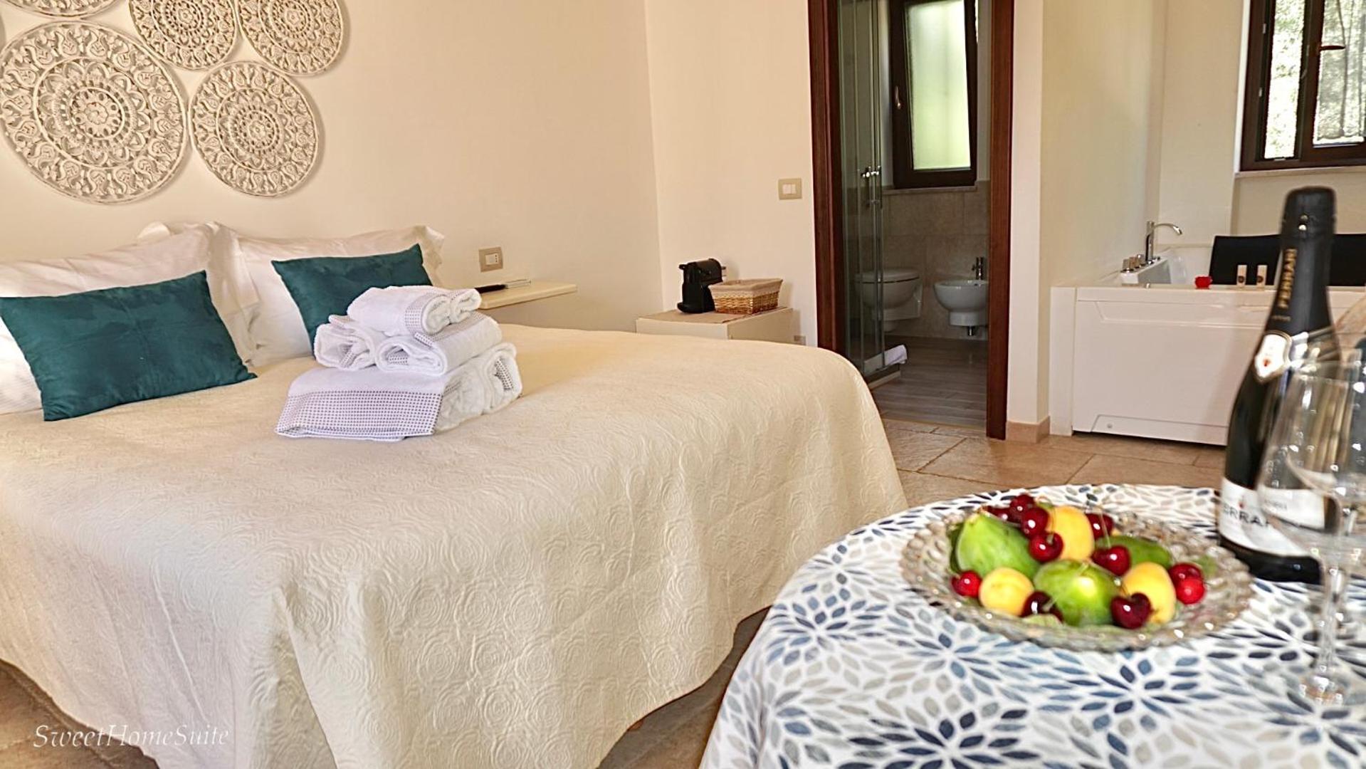 Deluxe Room - Photo 15