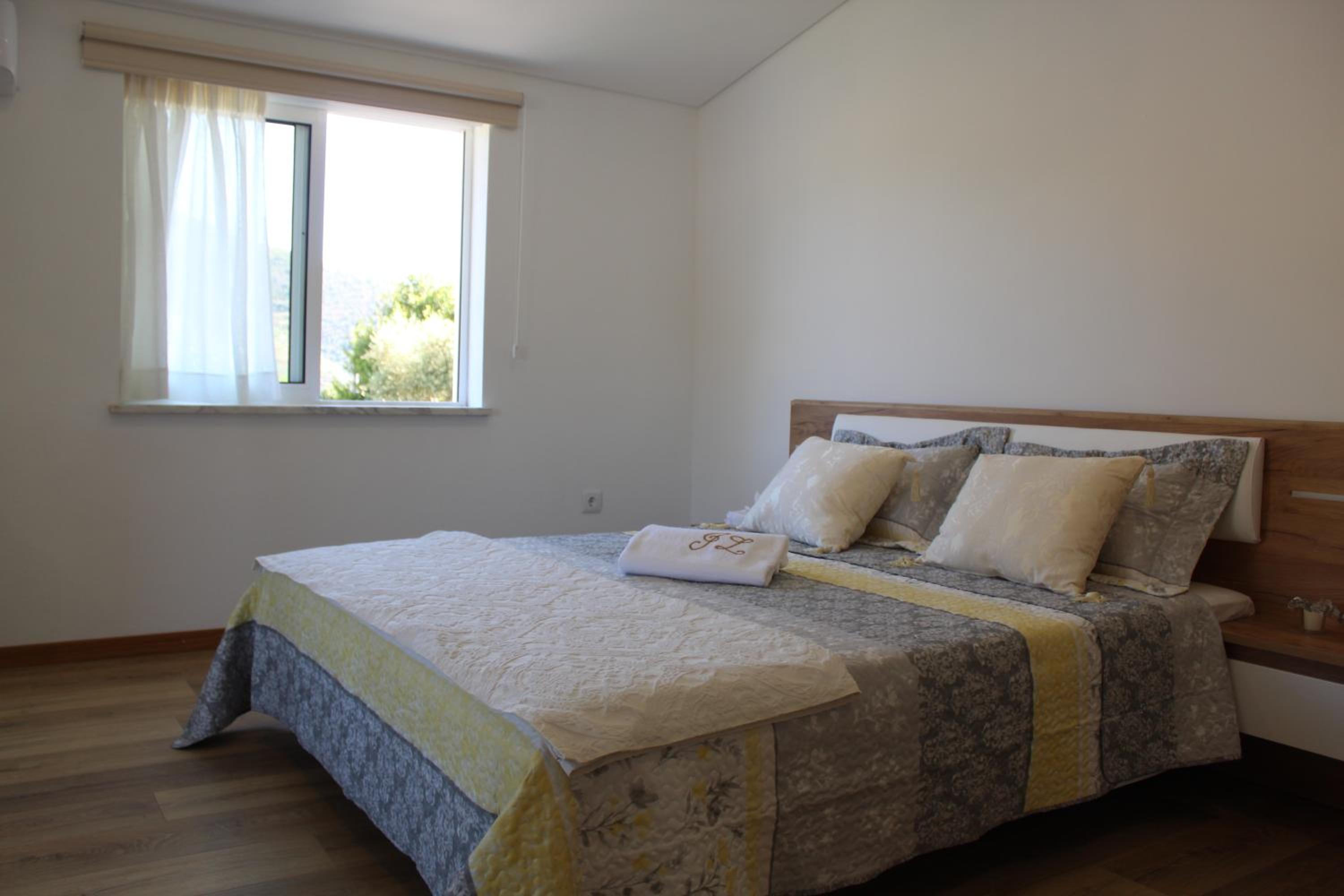 Two-Bedroom House - Photo 17