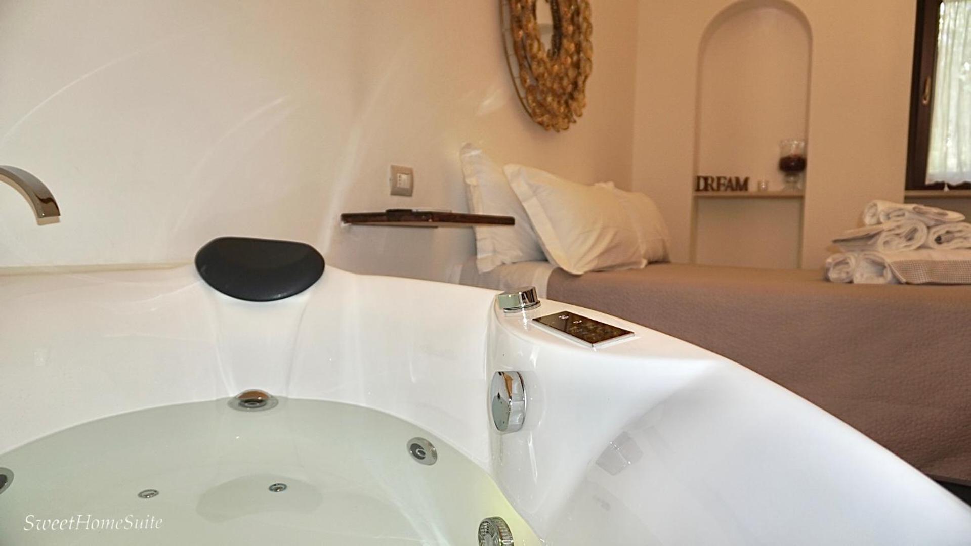 Double Room - Photo 5