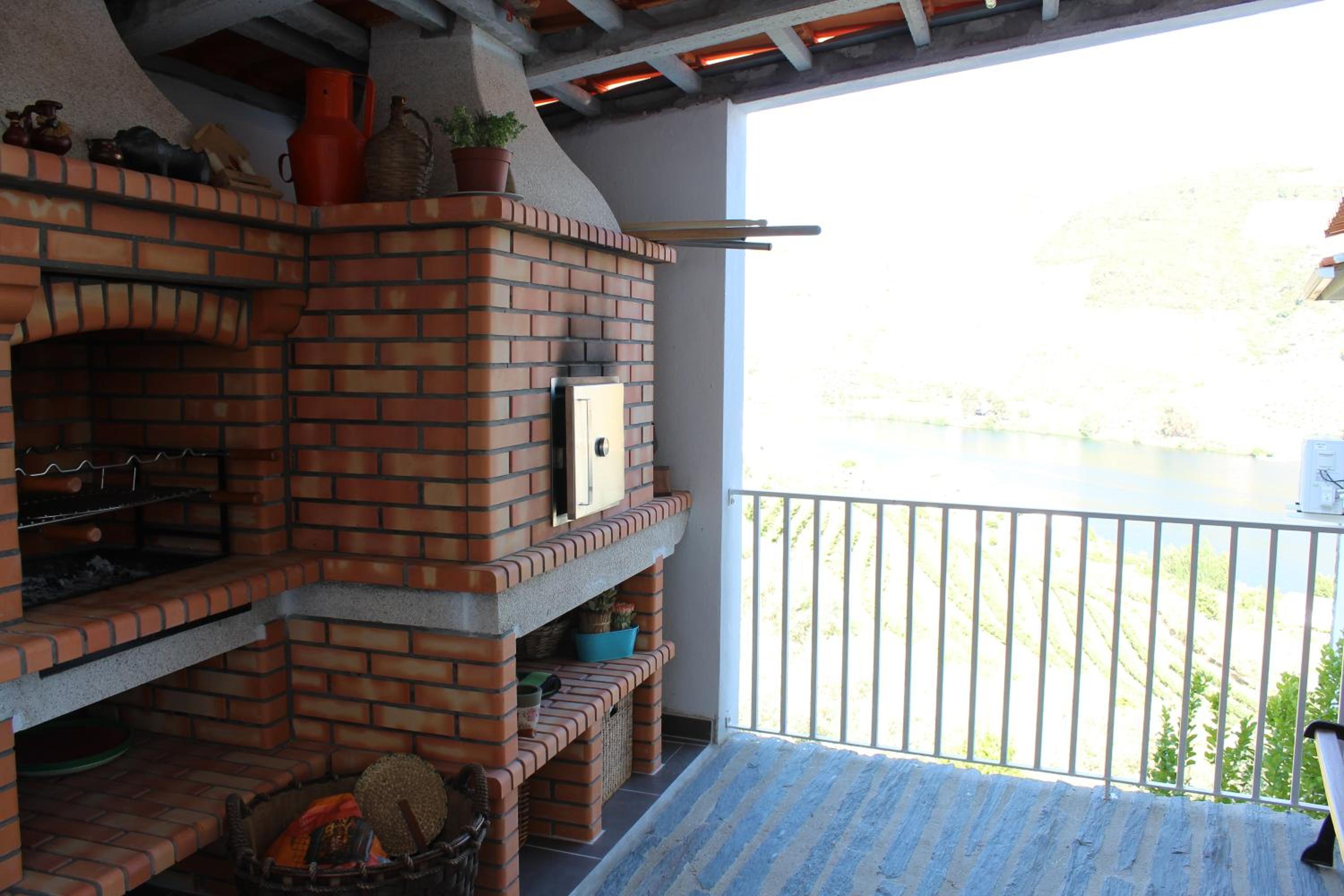 Two-Bedroom House - Photo 44