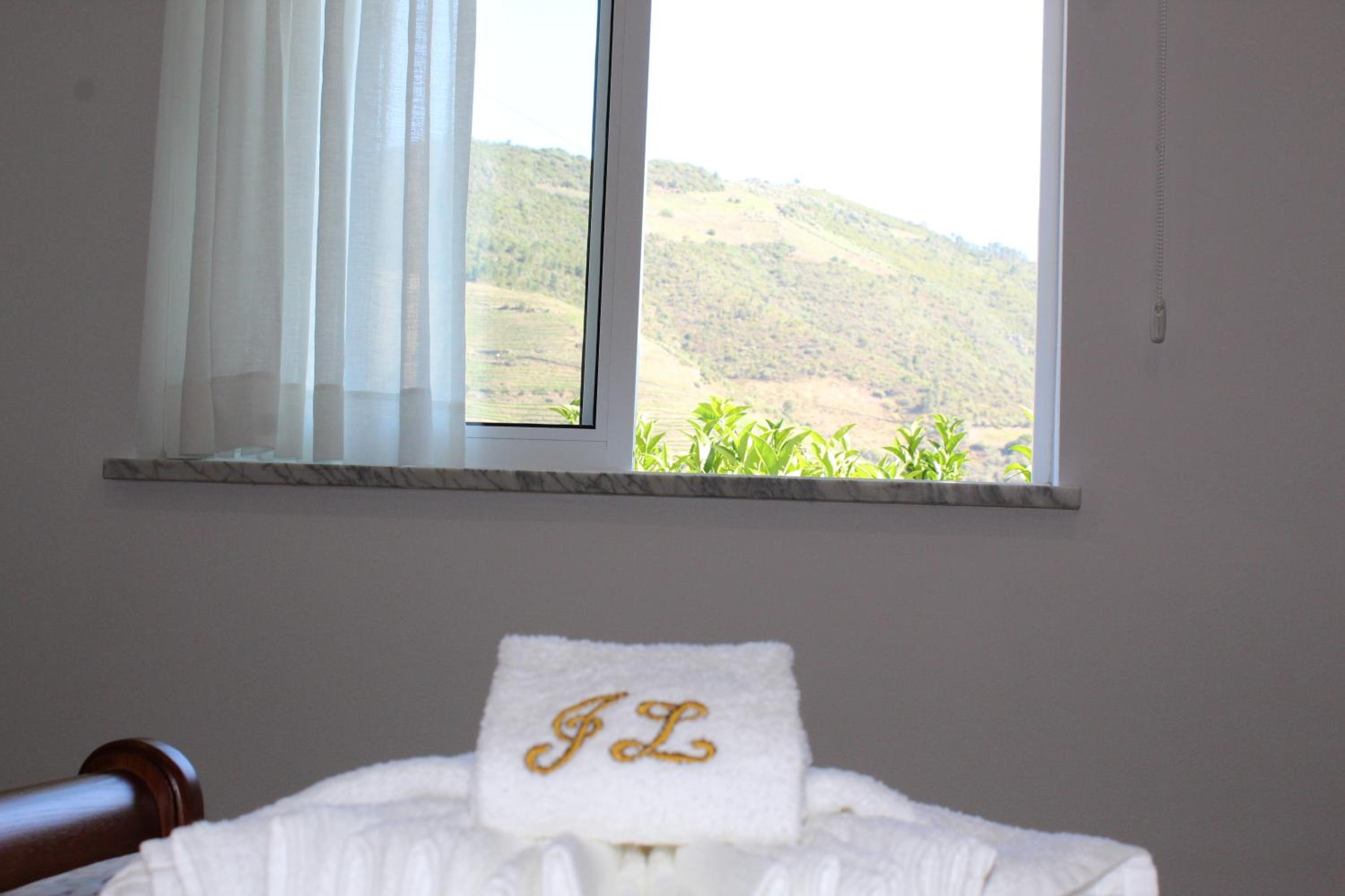 Two-Bedroom House - Photo 48