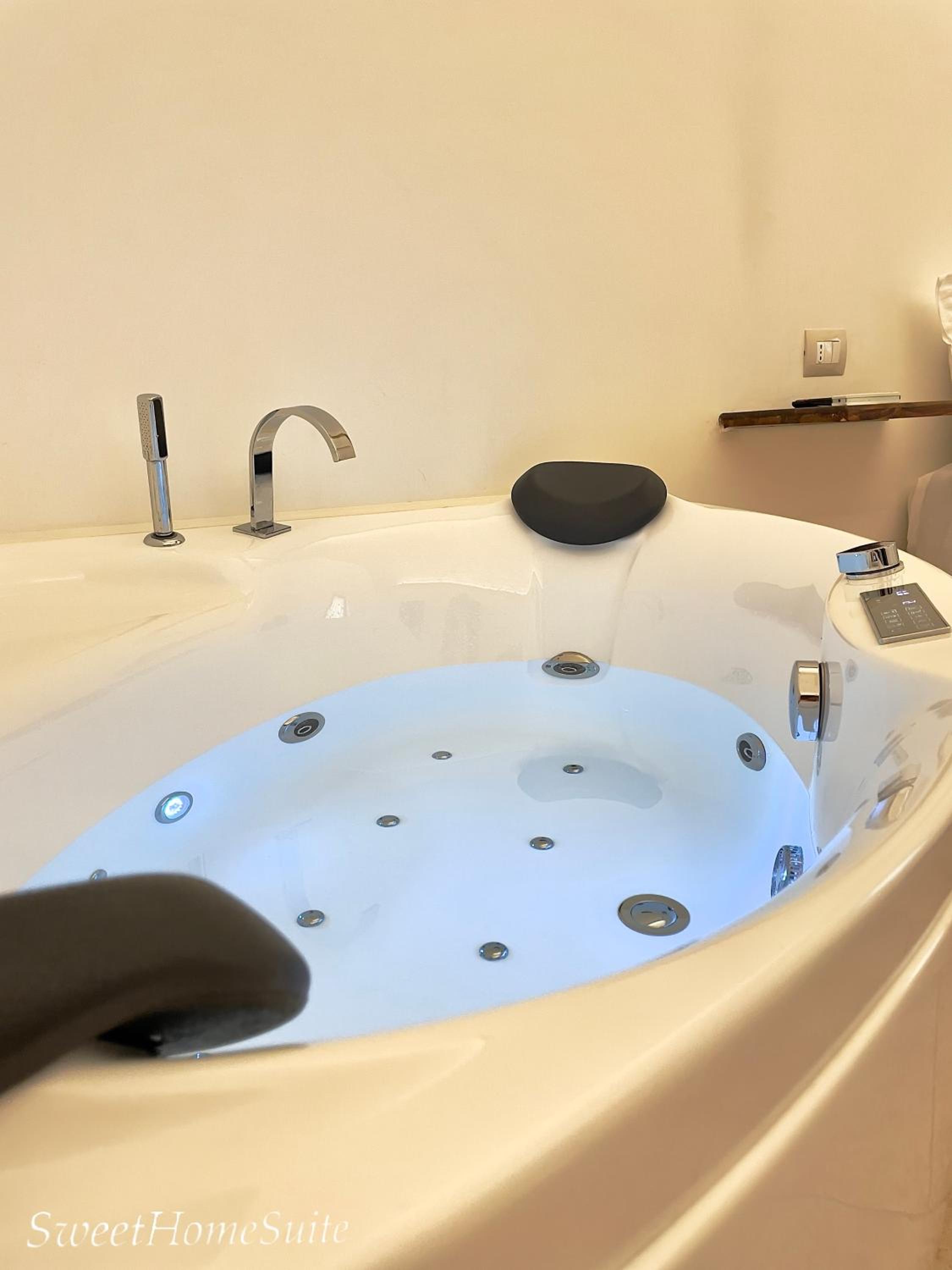 Double Room - Photo 14